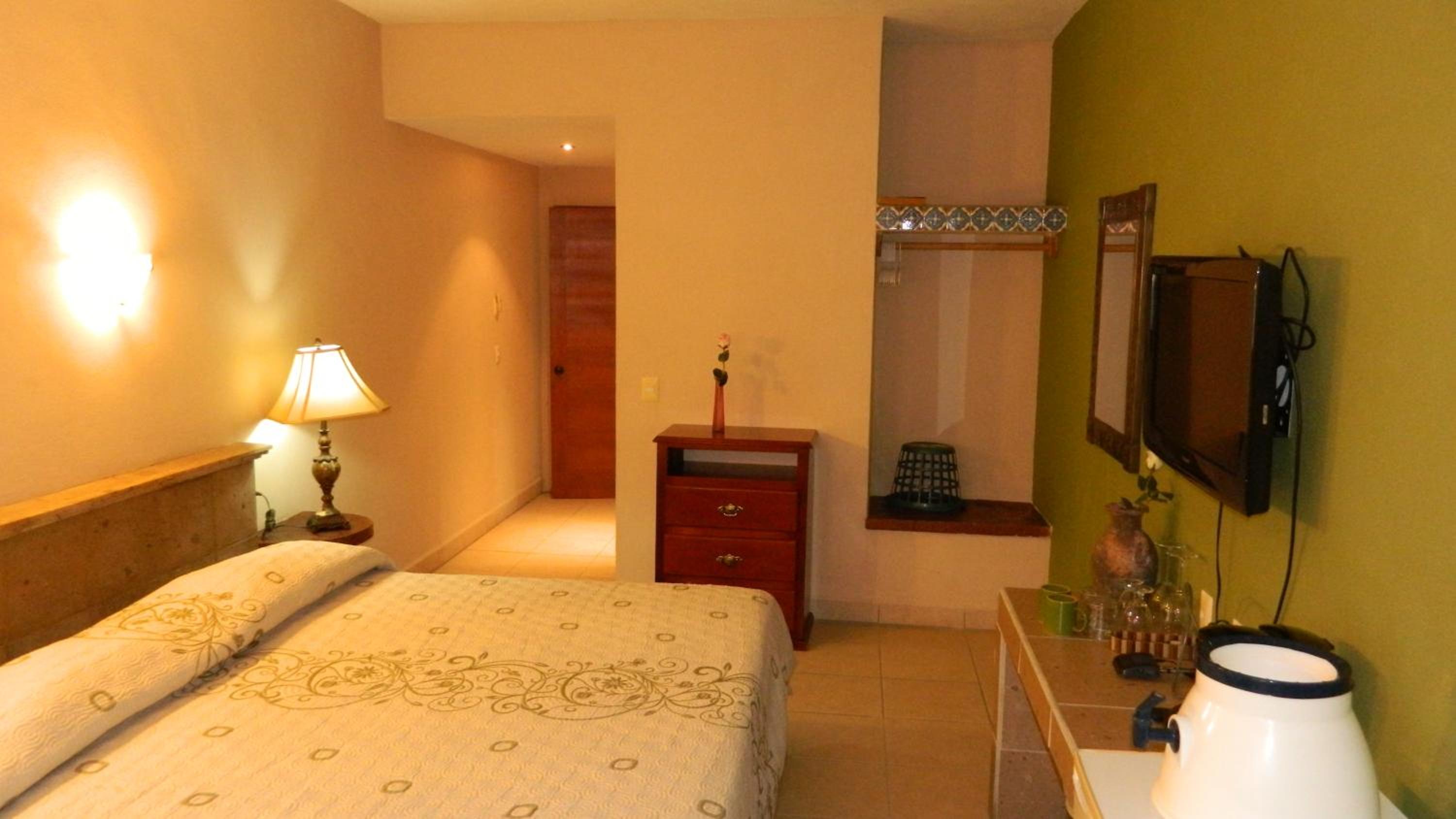 Deluxe King Room photo 2