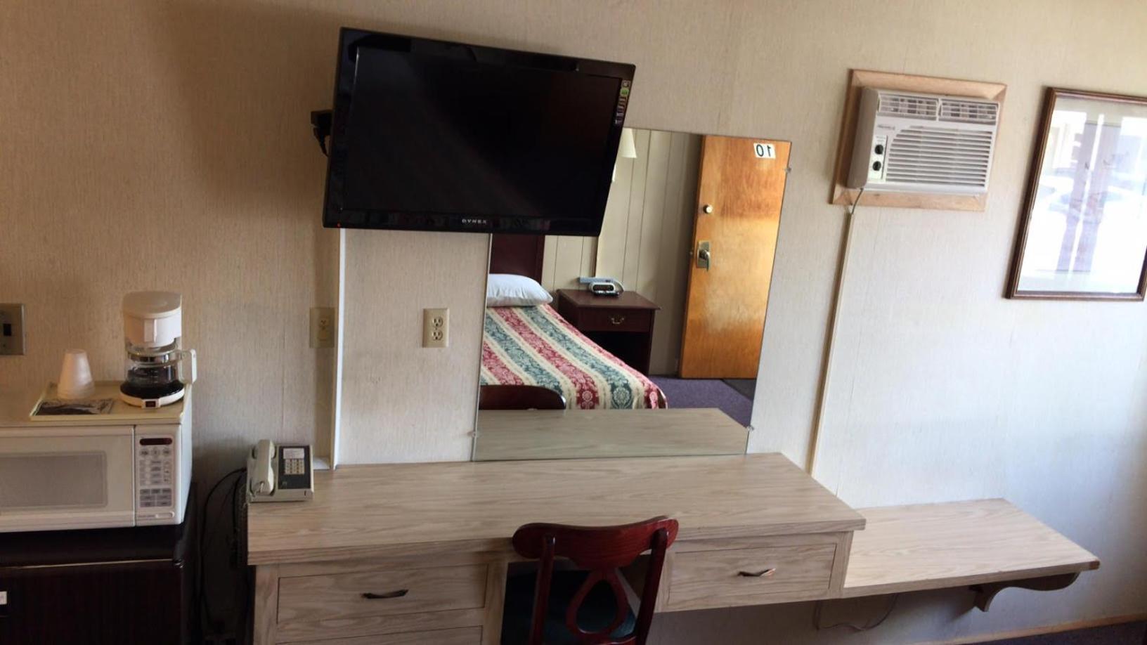 Double Room with Two Double Beds photo 3