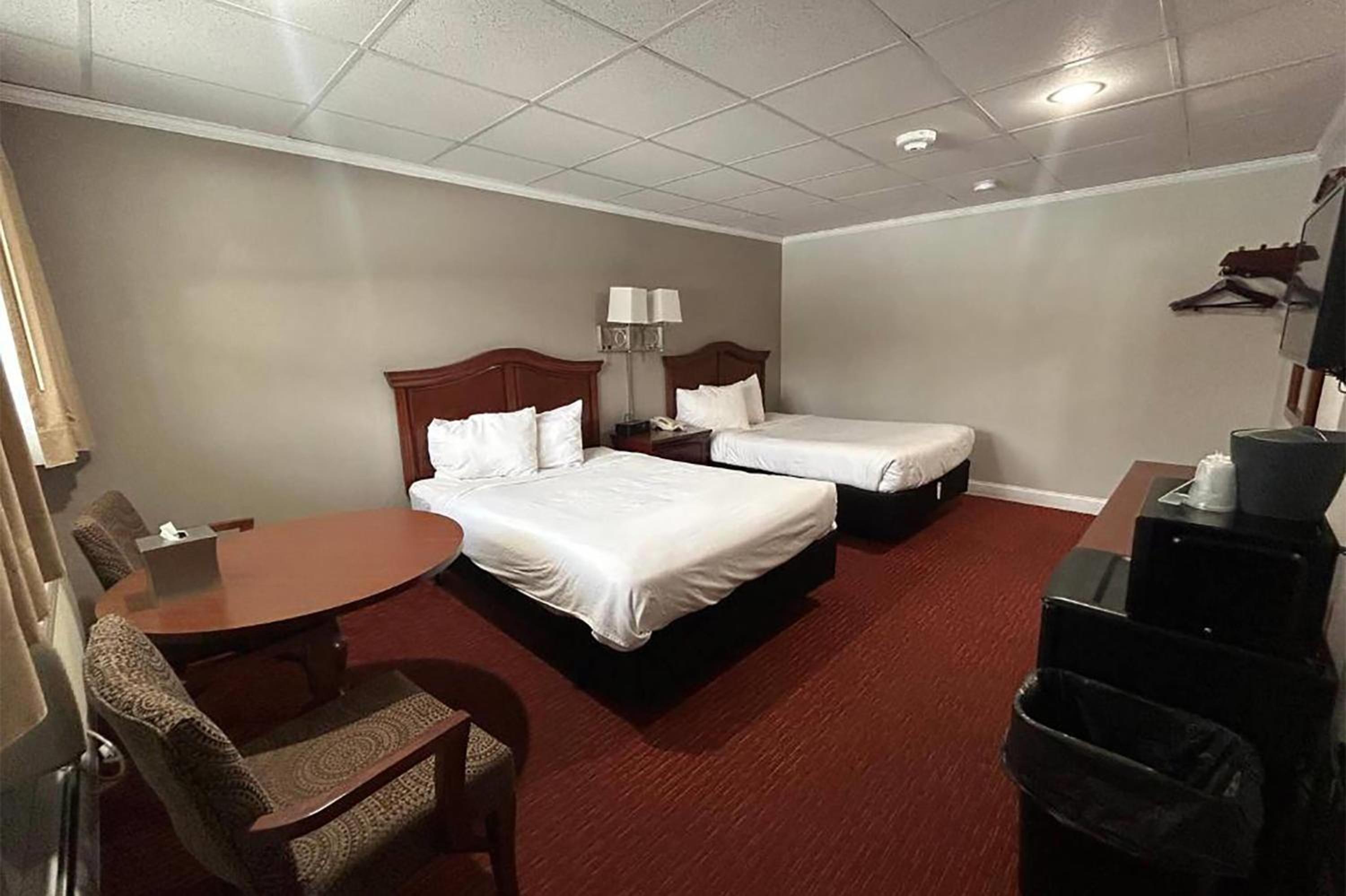 Double Room with Two Double Beds - Non-Smoking - Photo 1