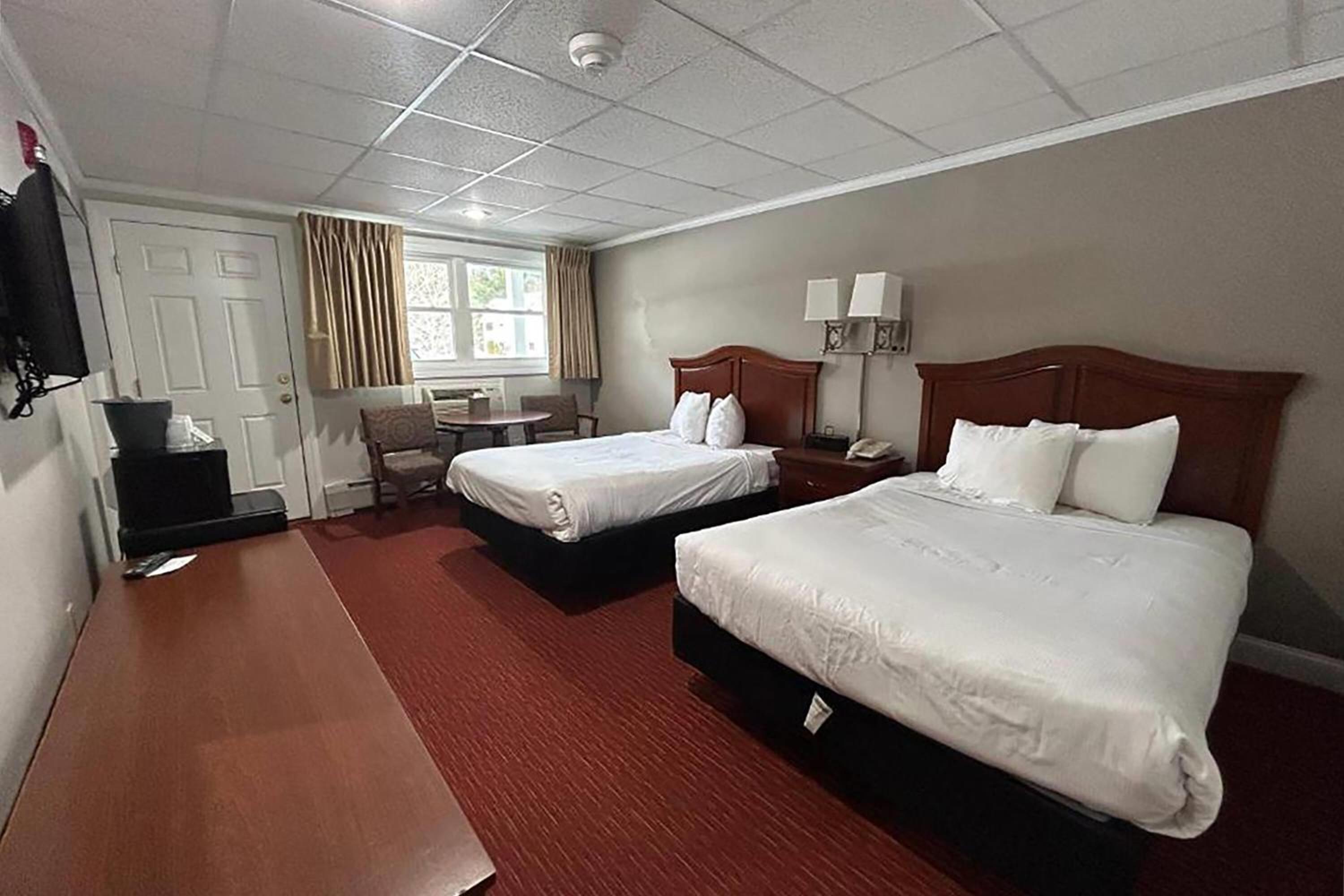 Double Room with Two Double Beds - Non-Smoking - Photo 3