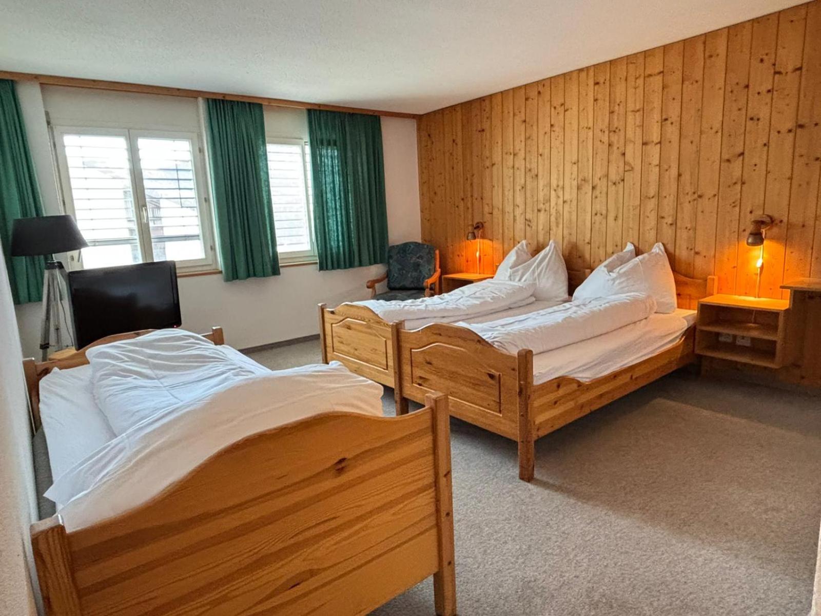 Double Room with Private Bathroom - Photo 3