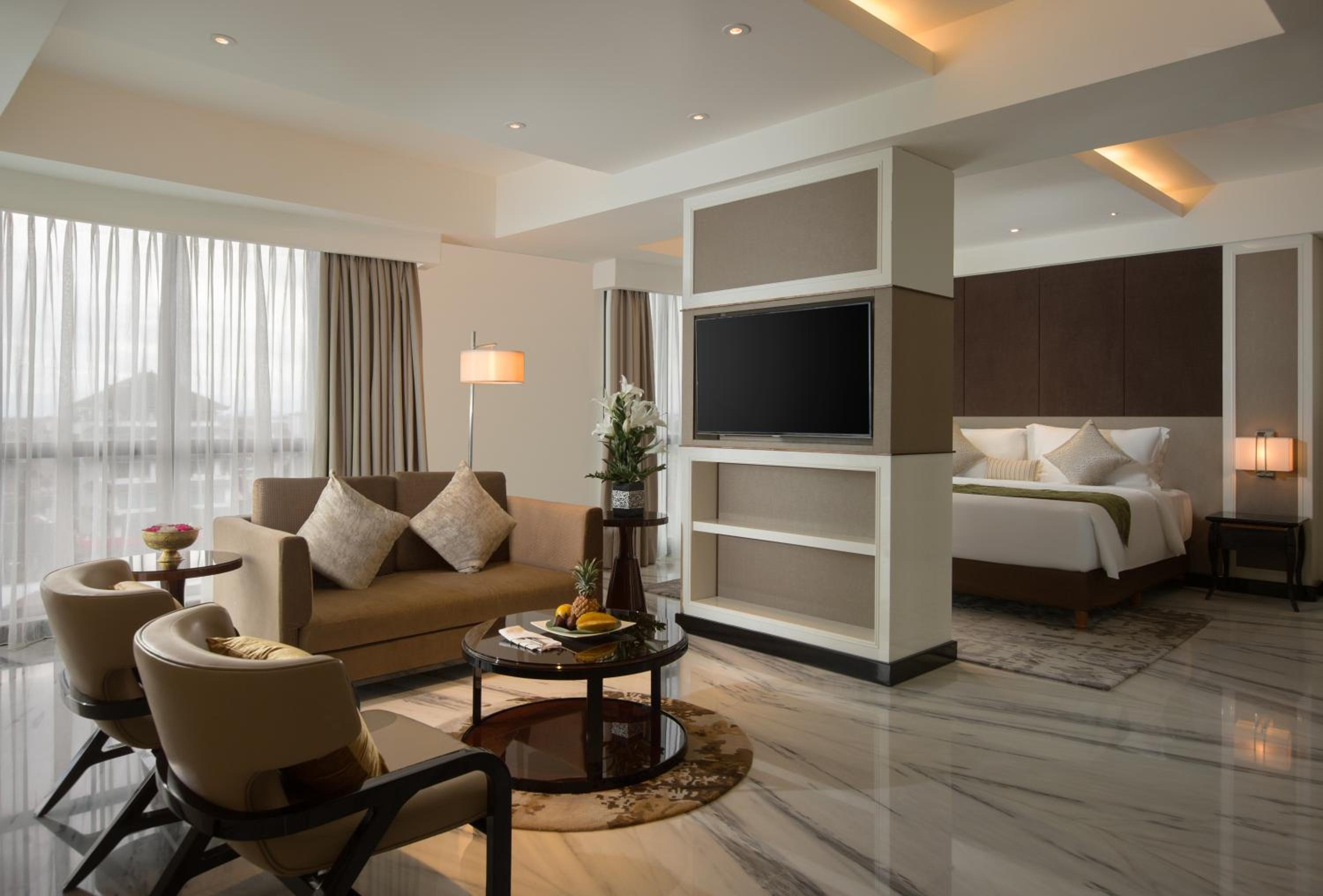 Business Suite photo 3