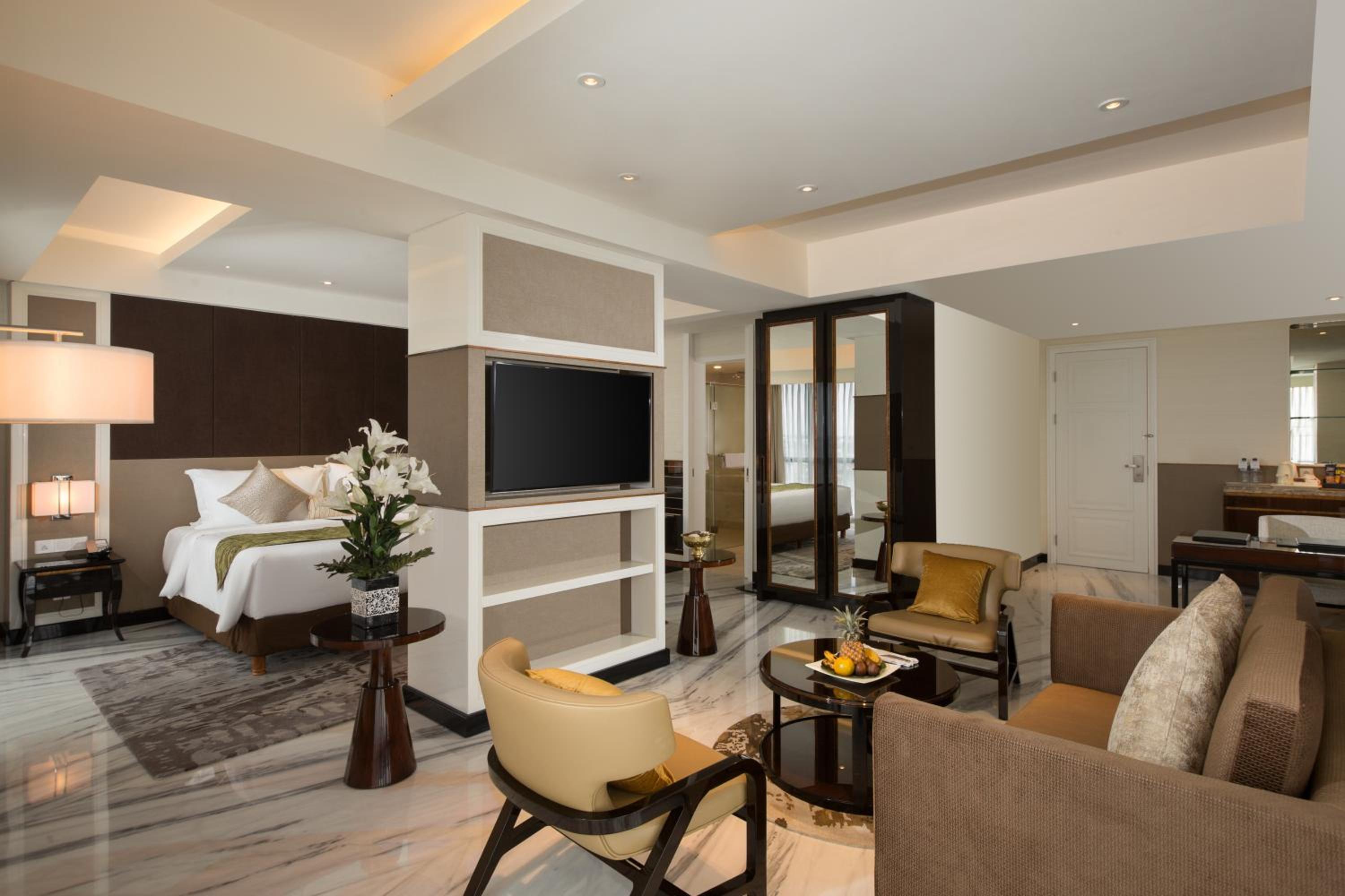 Business Suite photo 2