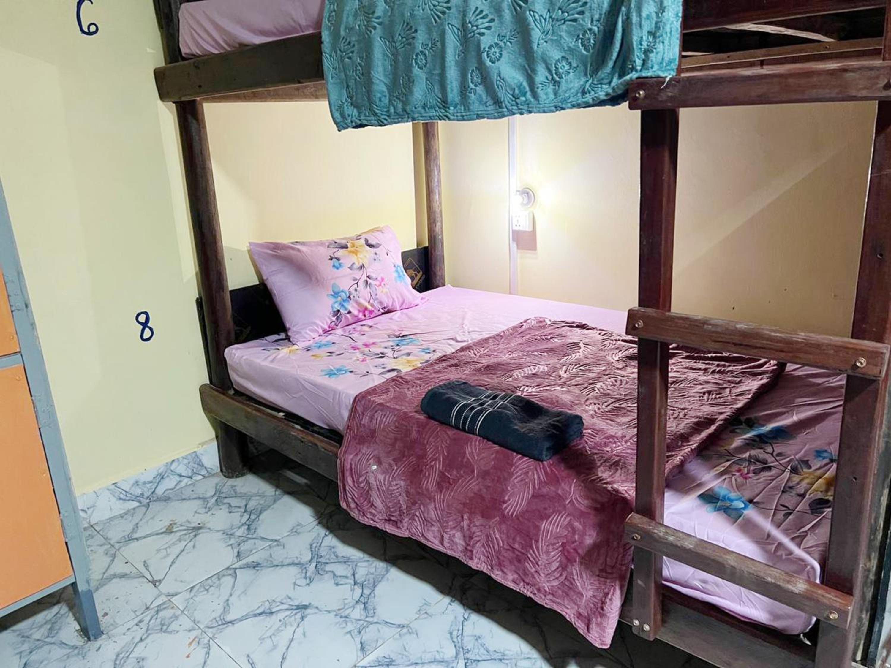 Single Bed in 4-Bed Dormitory Room photo 2
