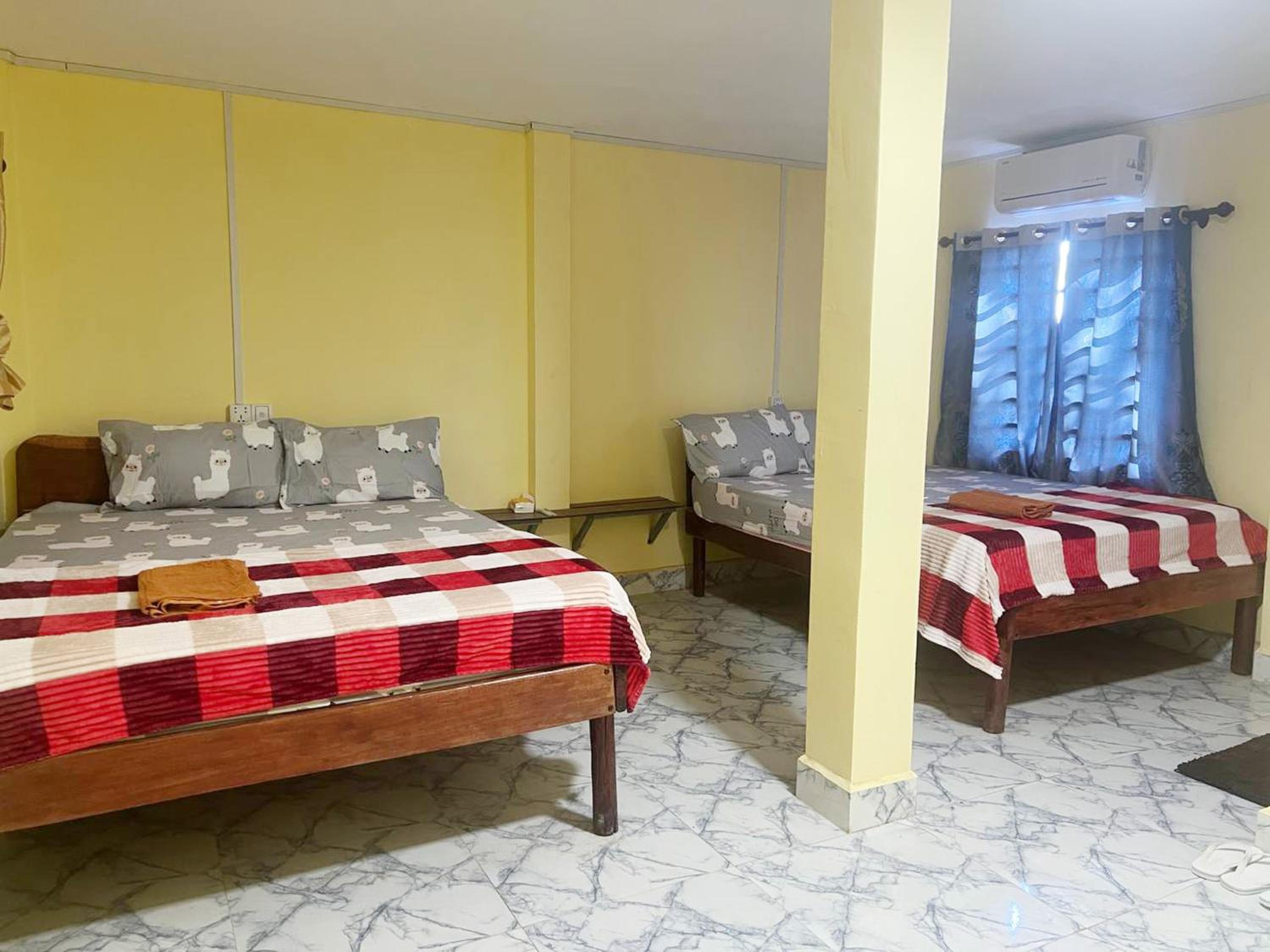 Standard Family Room - Photo 2