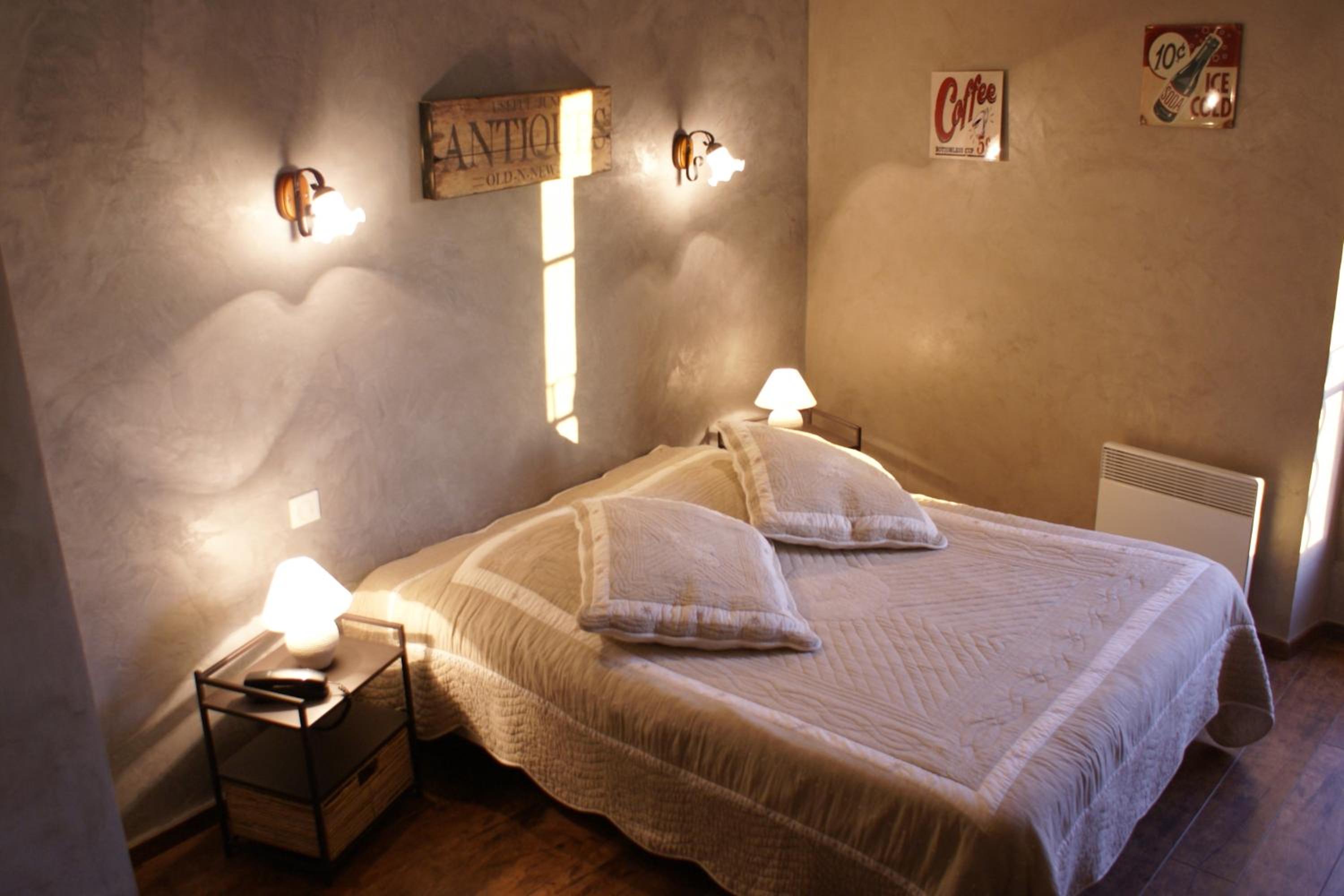 Charm Double Room photo 3