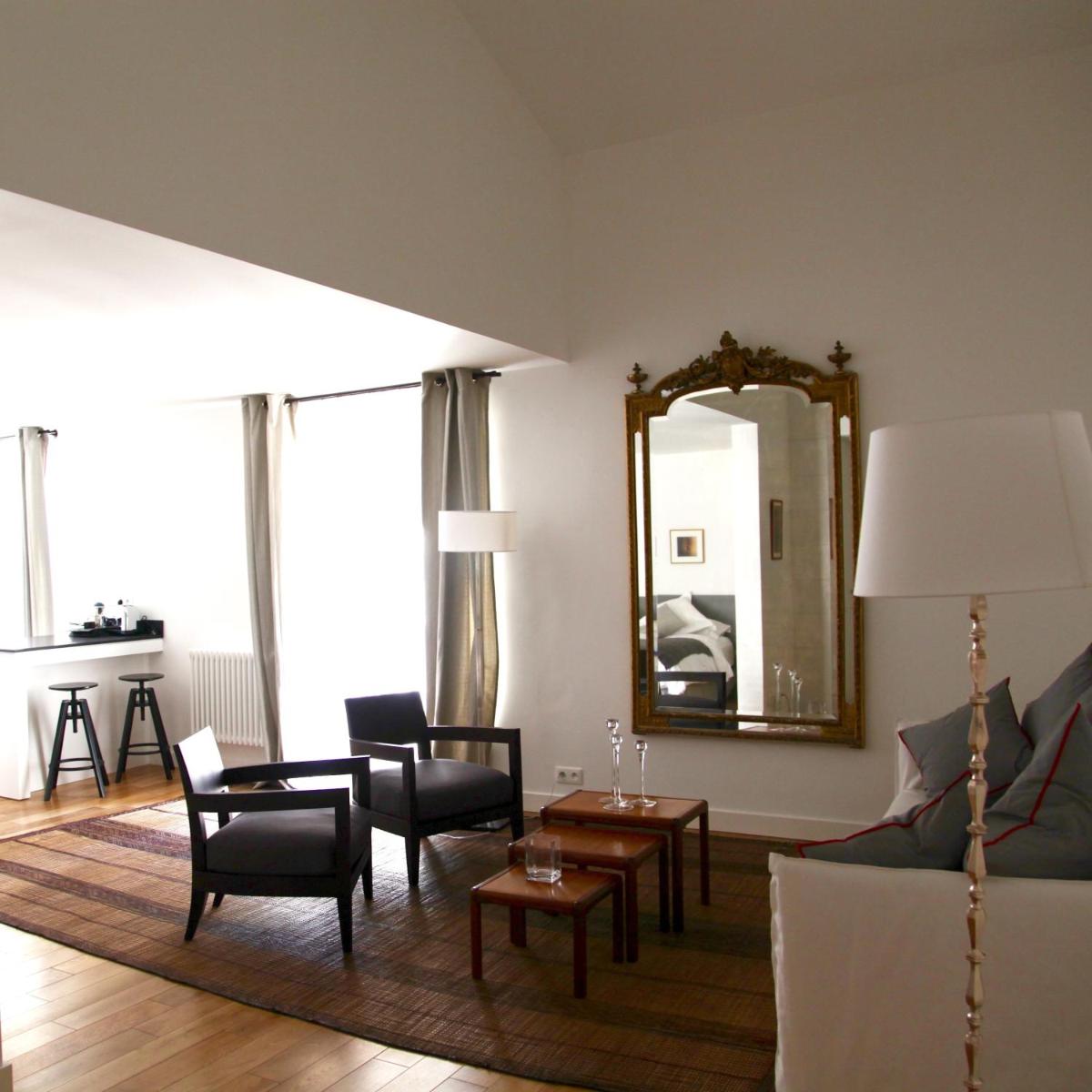 Deluxe One-Bedroom Apartment - 52m2 photo 3