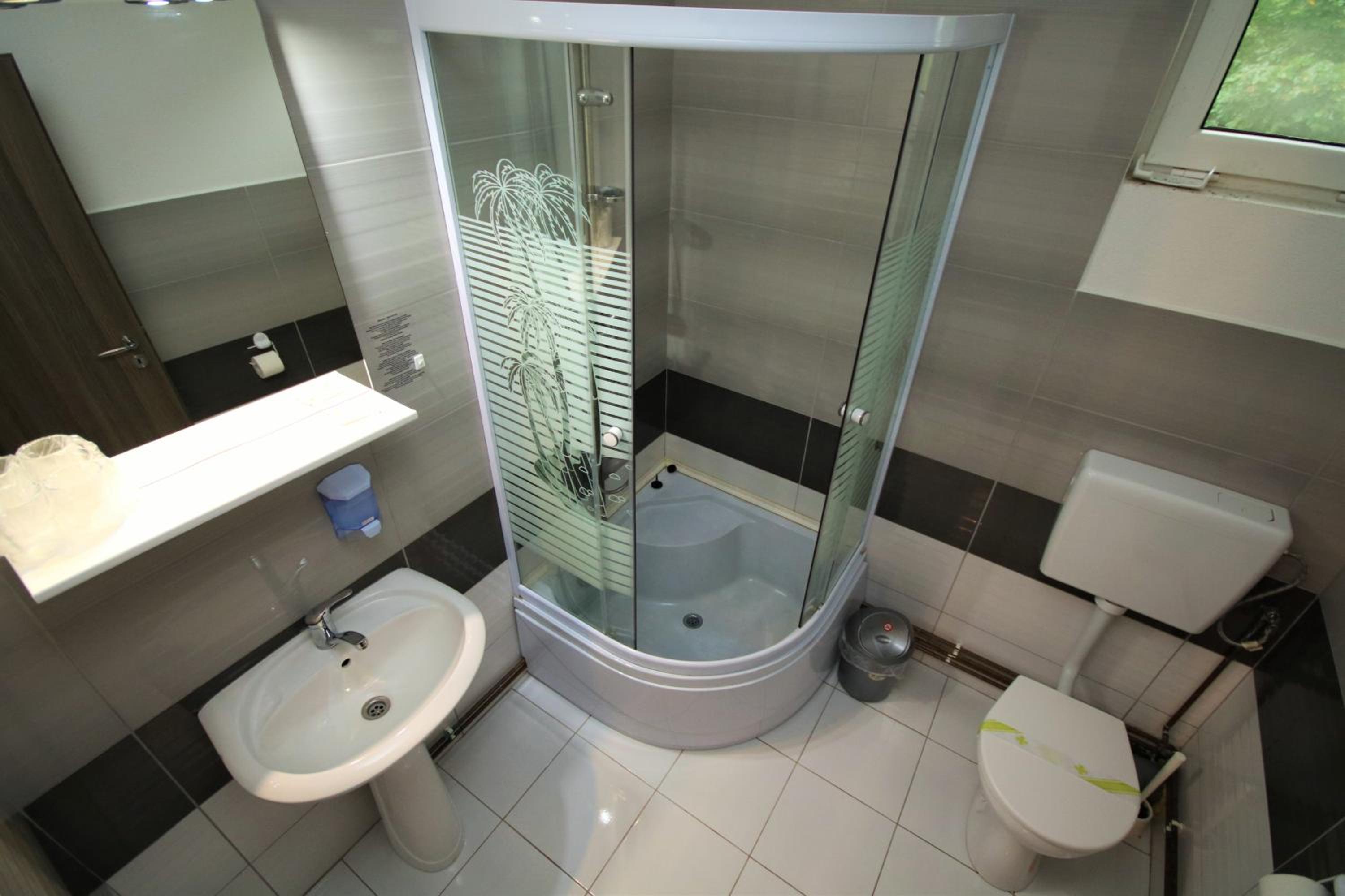 Double Room - Photo 11
