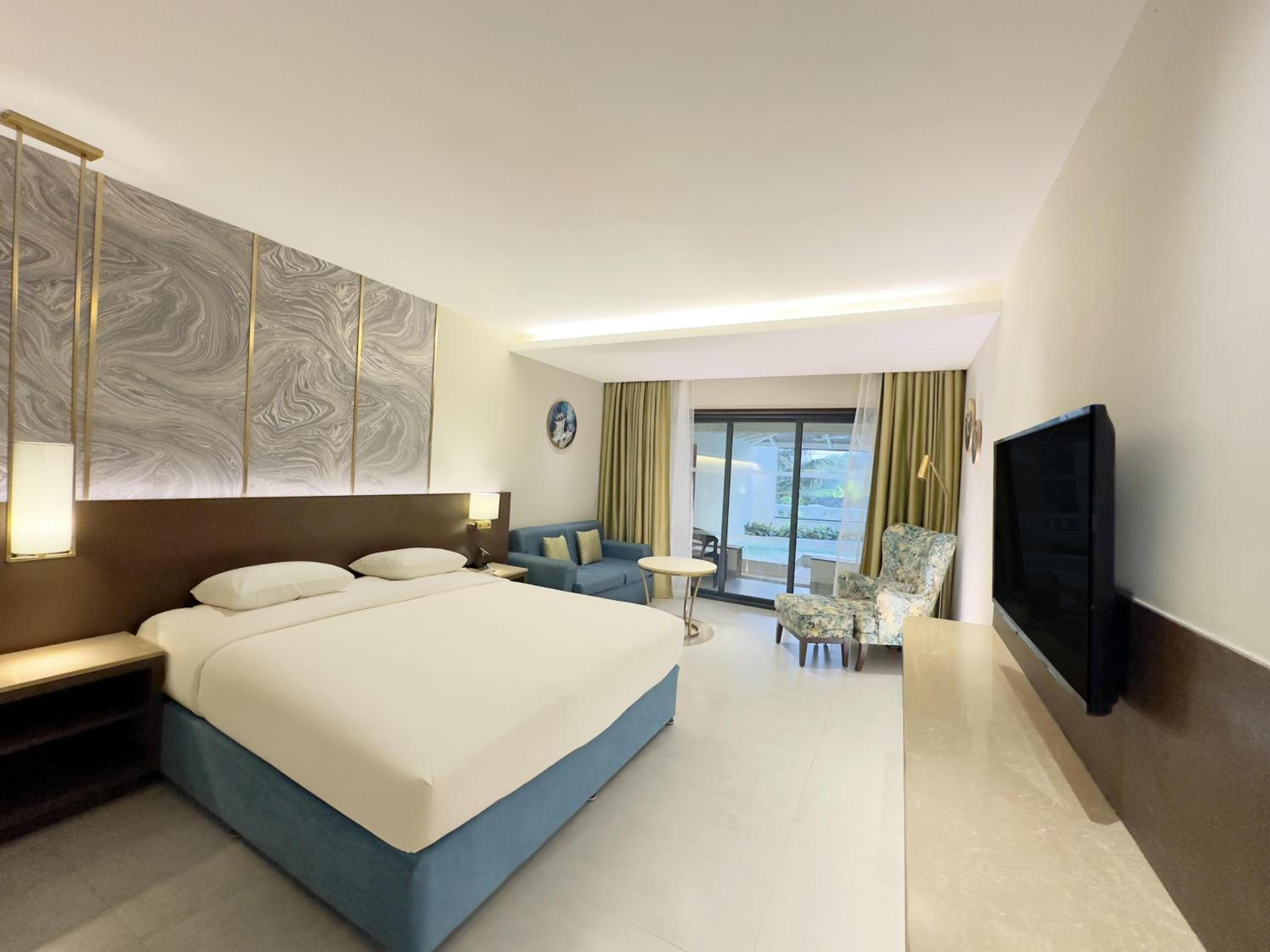 Luxury Room with Private Pool -  20% Discount on Food at Flame, Happy Hours 1+1 from 4pm to 6 pm - Photo 7