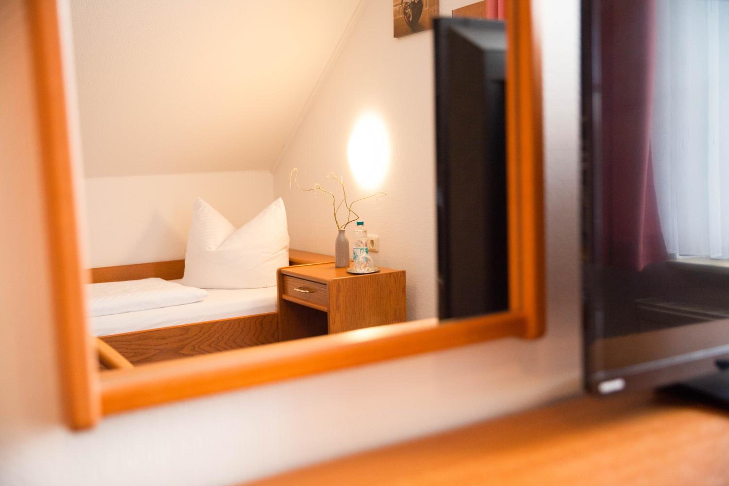 Single Room photo 2
