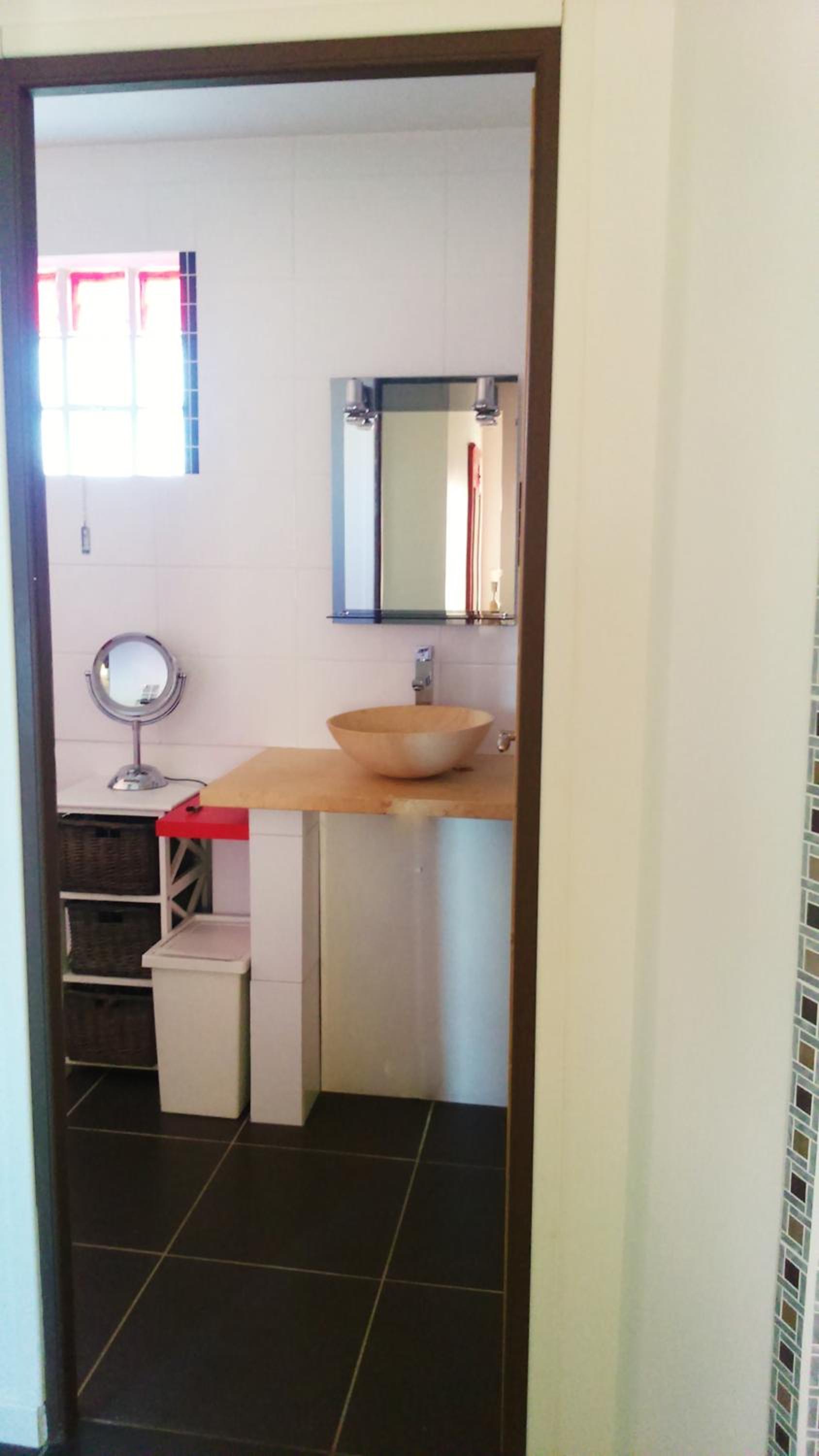One-Bedroom House - Photo 3