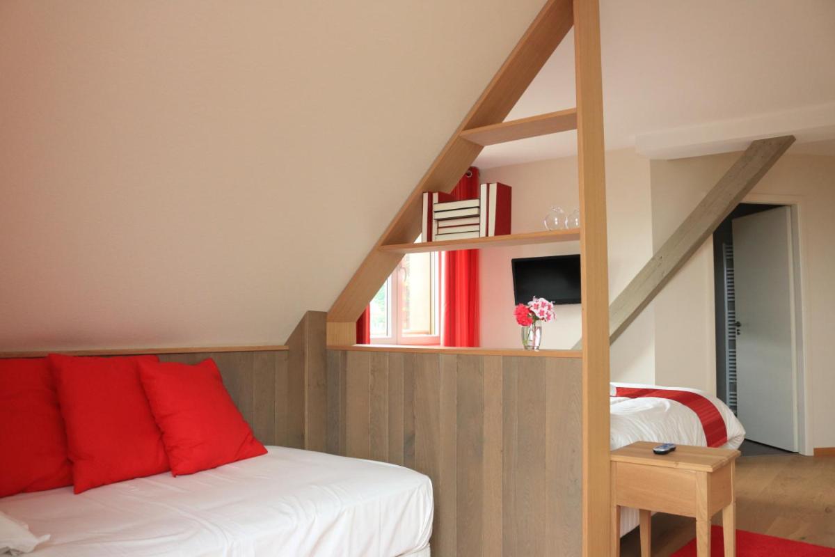 Triple Room with Terrace photo 2