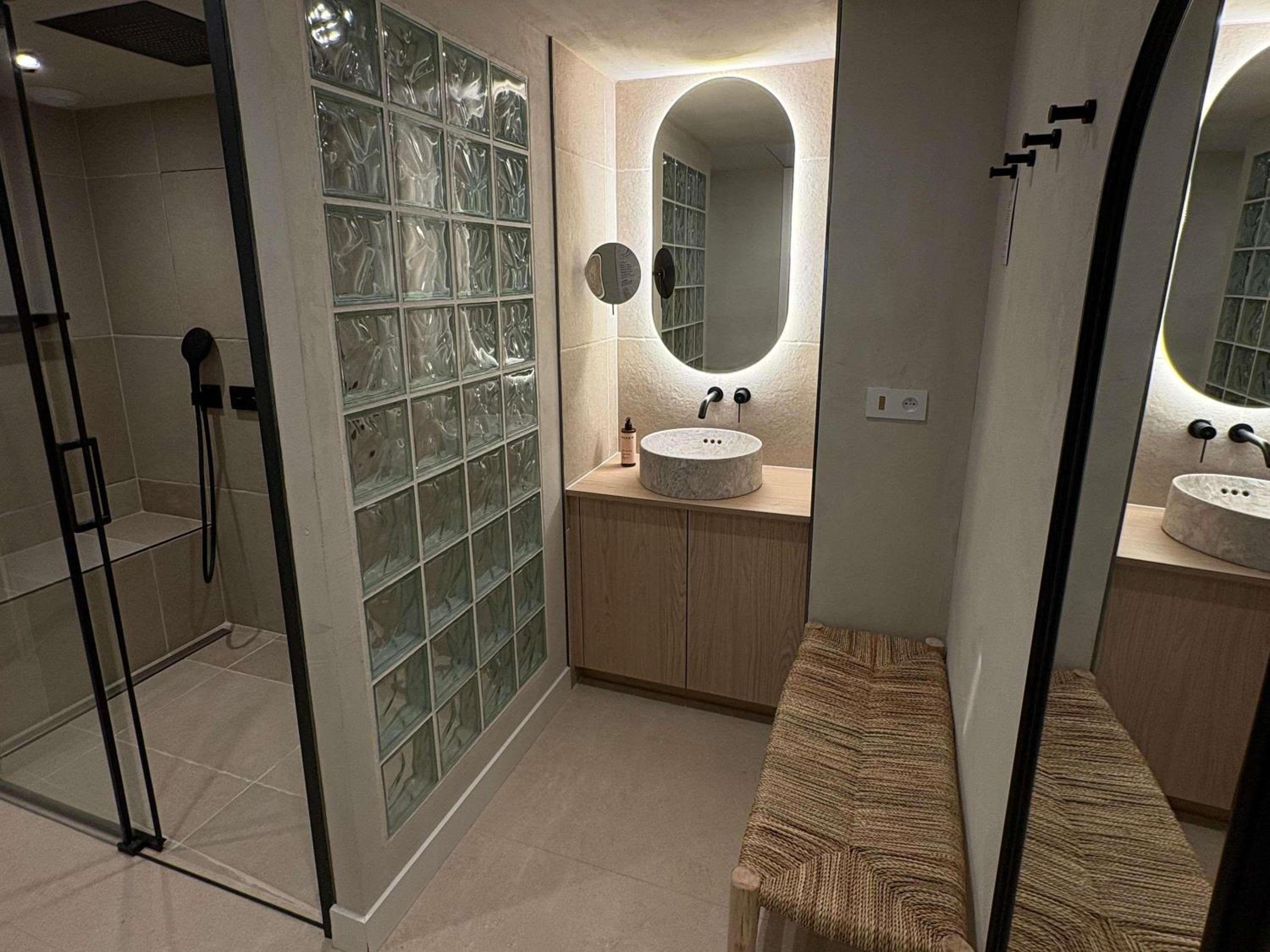 Deluxe Apartment - Photo 9