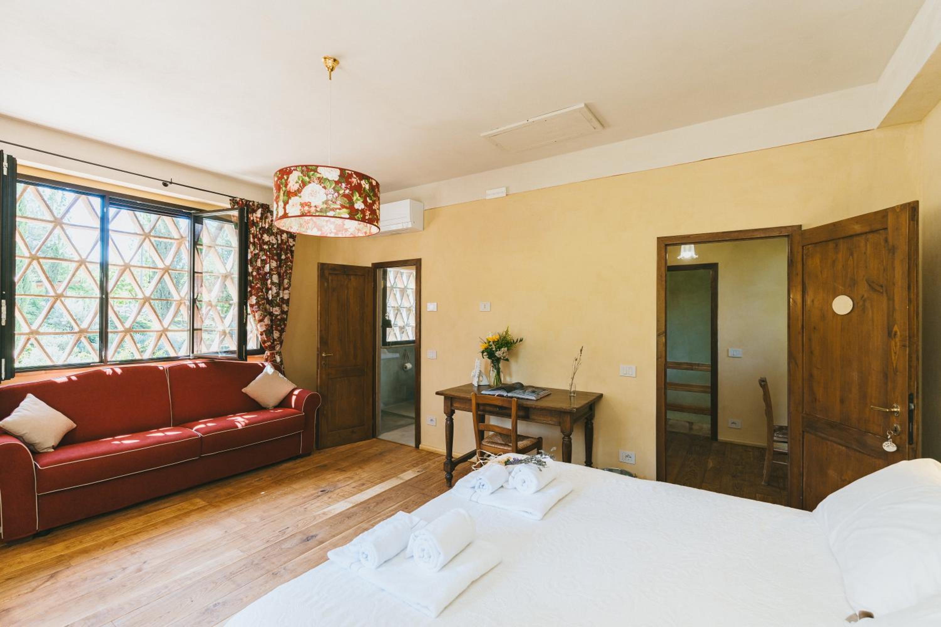 Family Room with Garden View photo 2