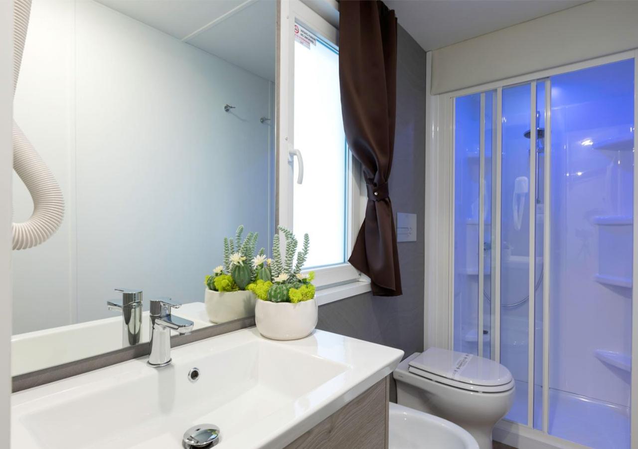 Family Platinum Mobile Home photo 2