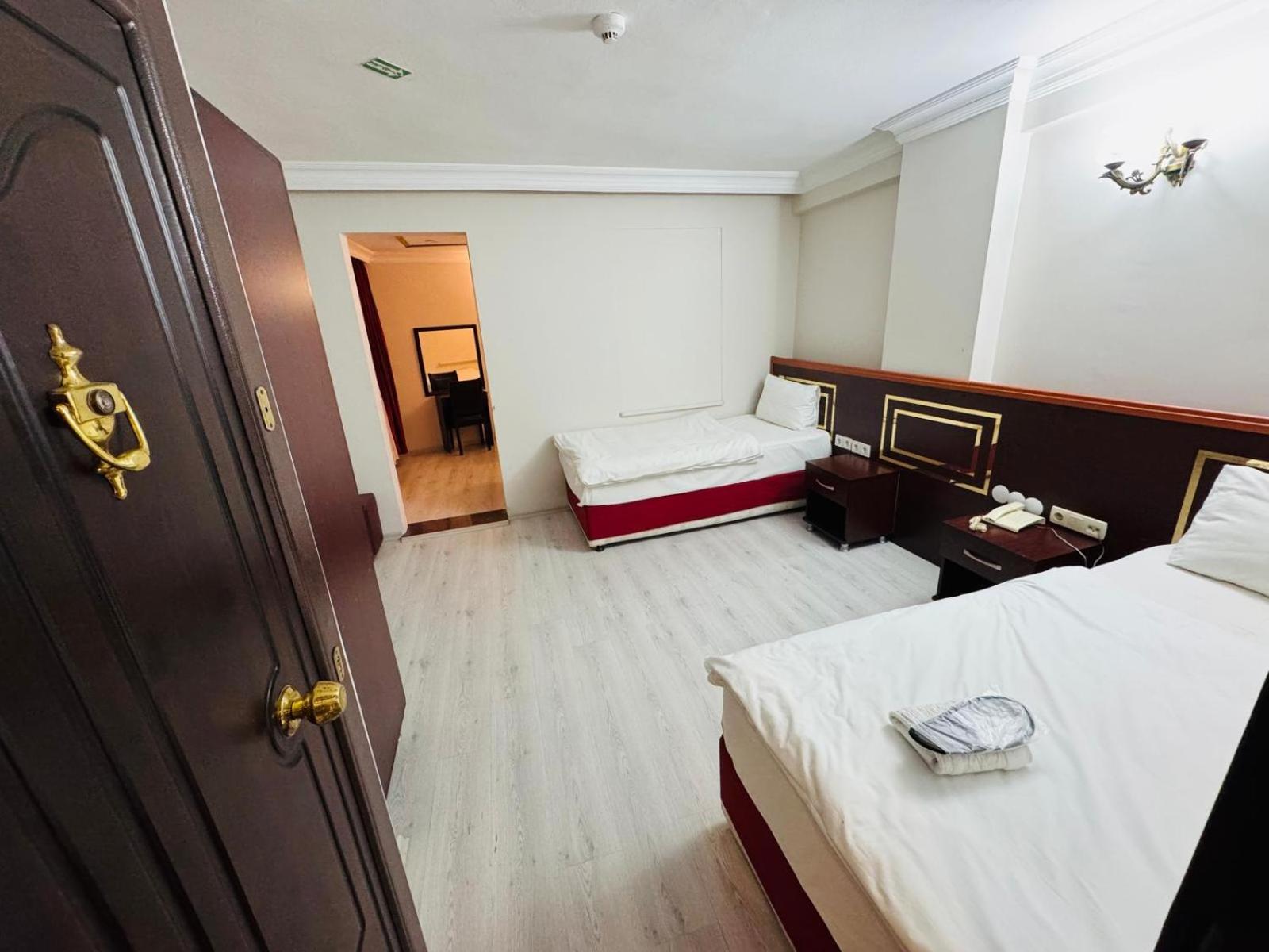 Economy Quadruple Room photo 2