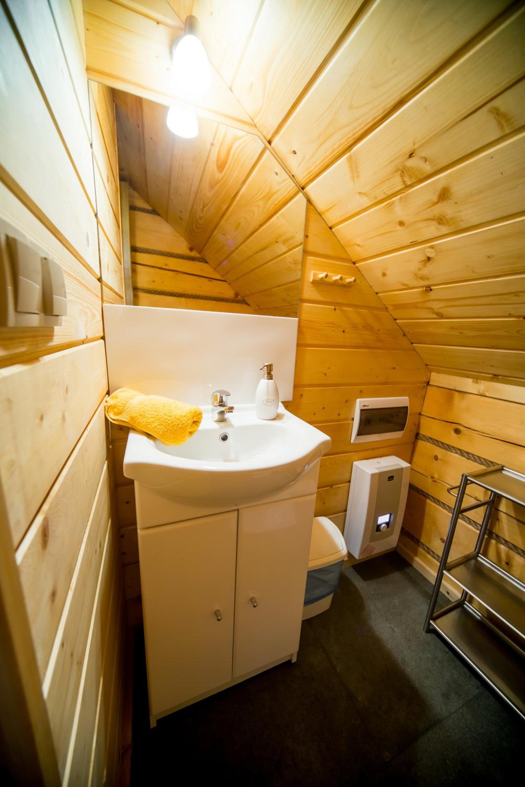 One-Bedroom Apartment - Photo 59