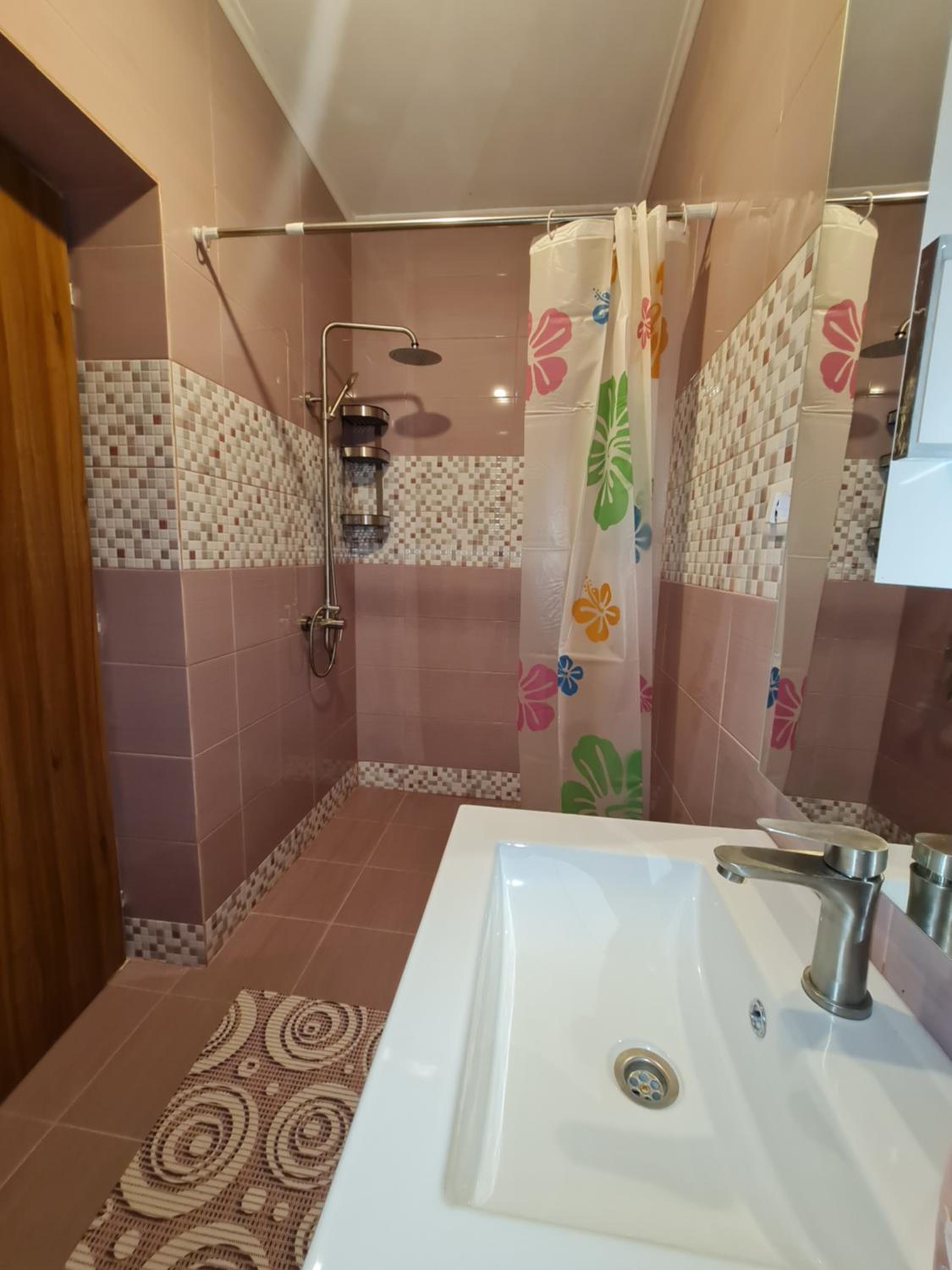 Deluxe Room (2 Adults + 1 Child) photo 3