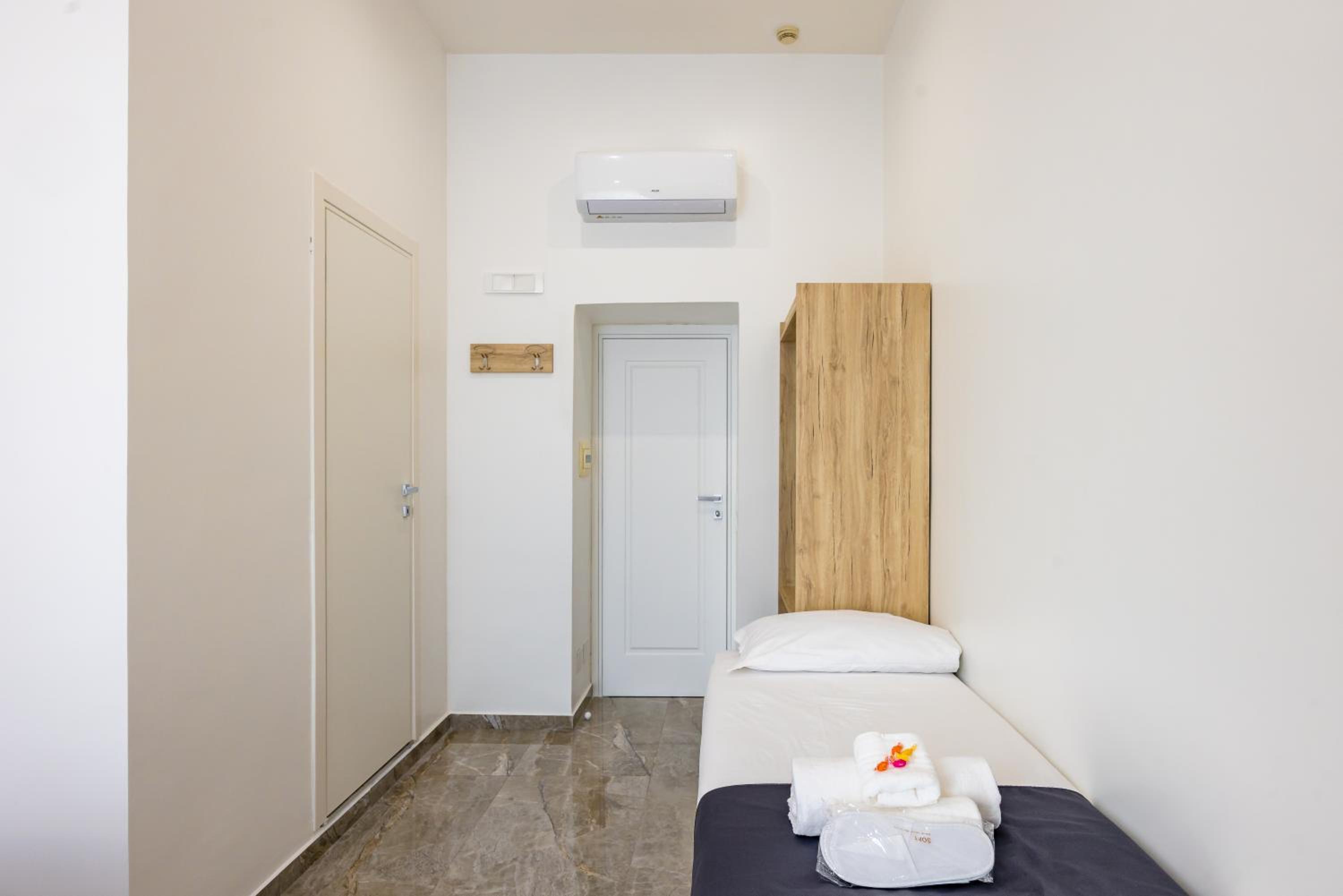 Basic Triple Room