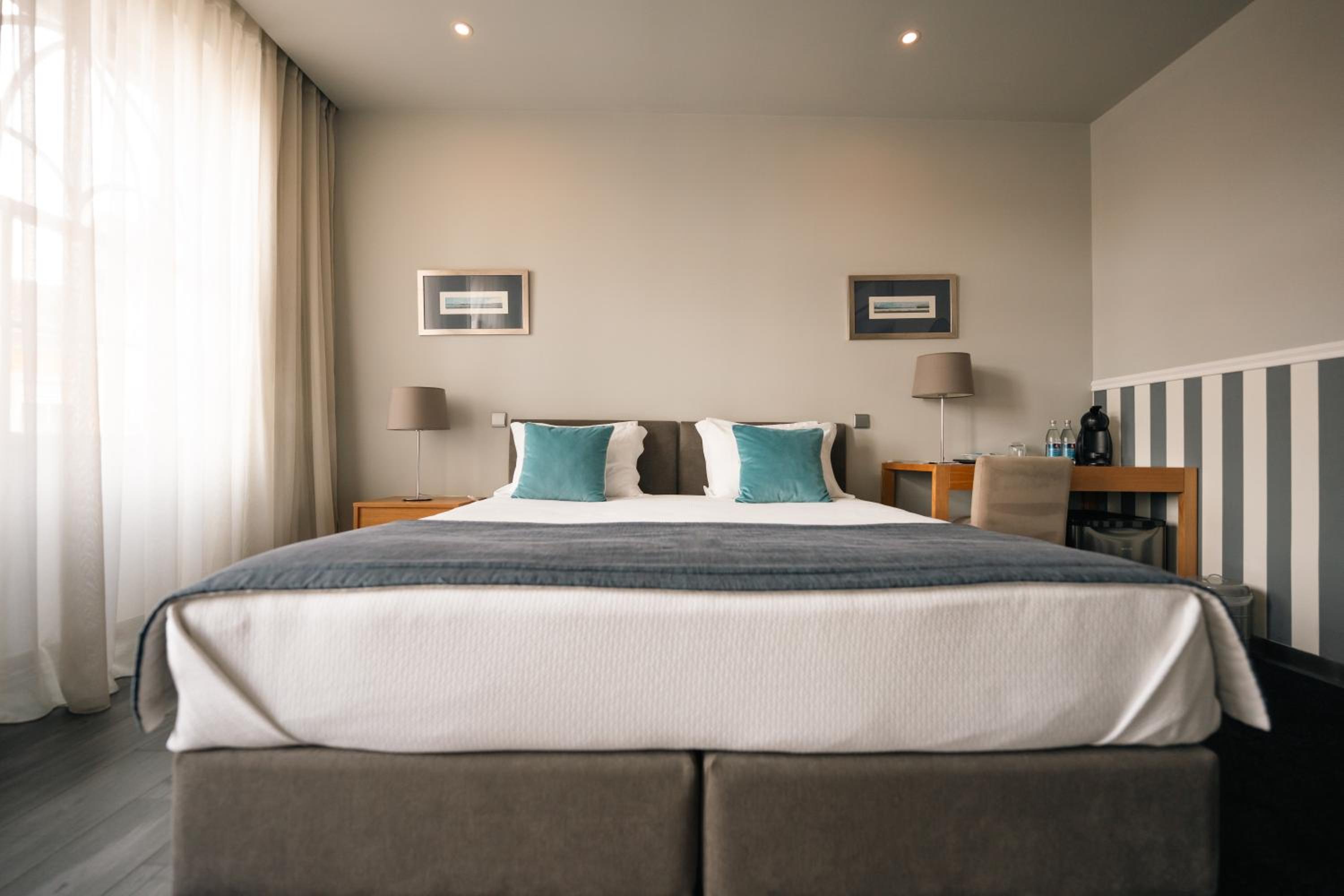 Large Double or Twin Room photo 1