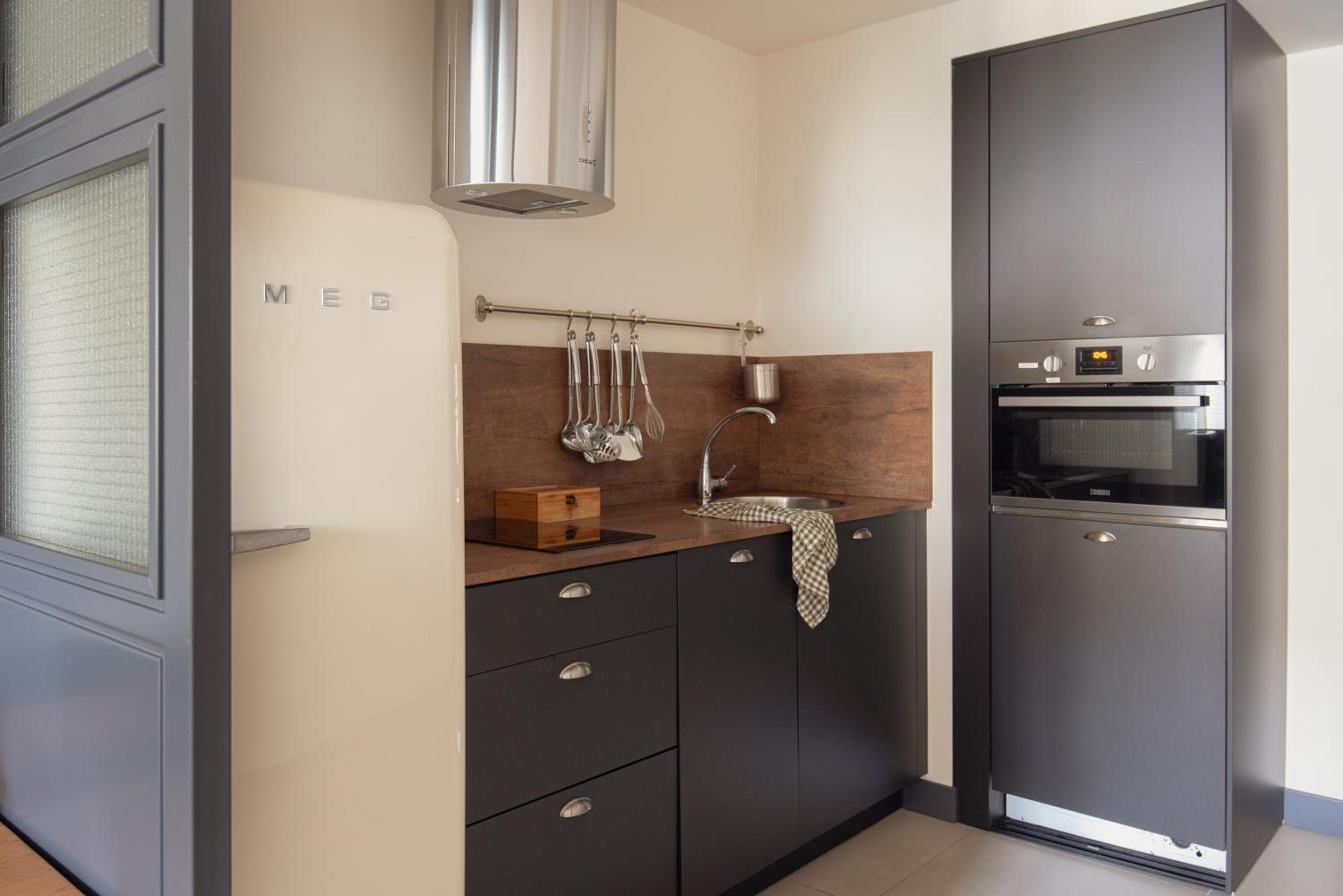 Two-Bedroom Apartment - Photo 4
