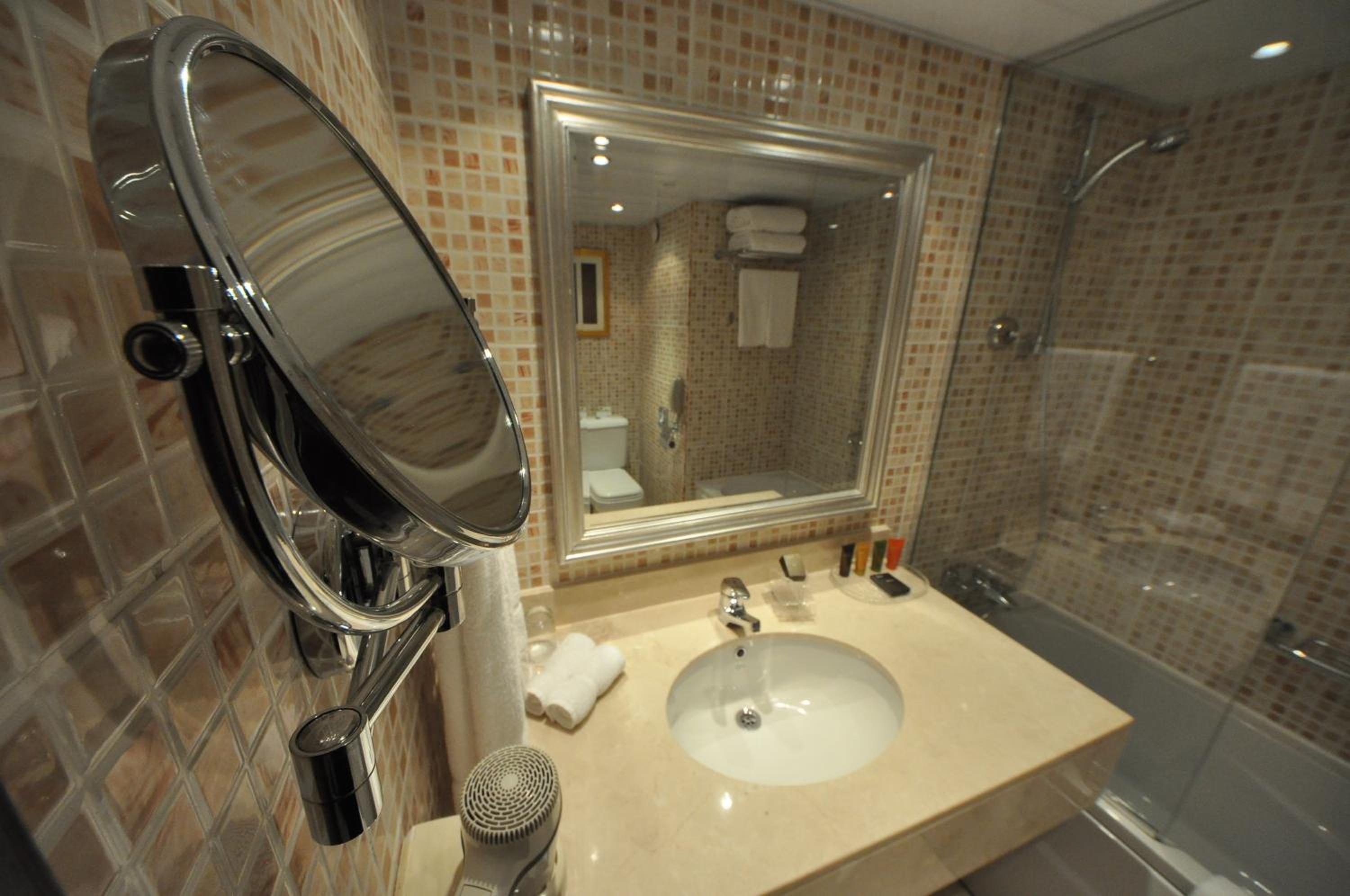 Deluxe Double or Twin Room with Garden View