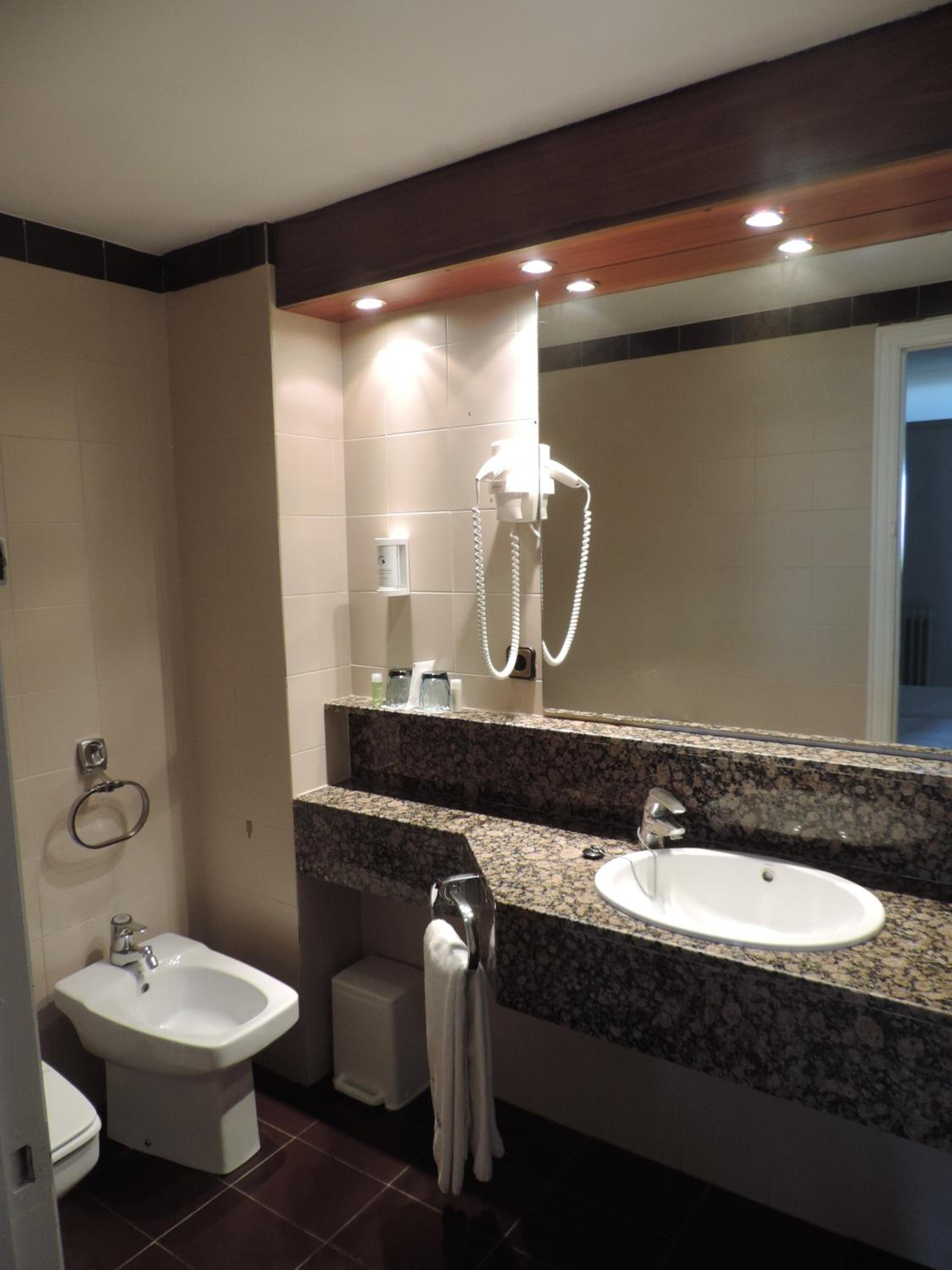 Triple Room - Photo 5