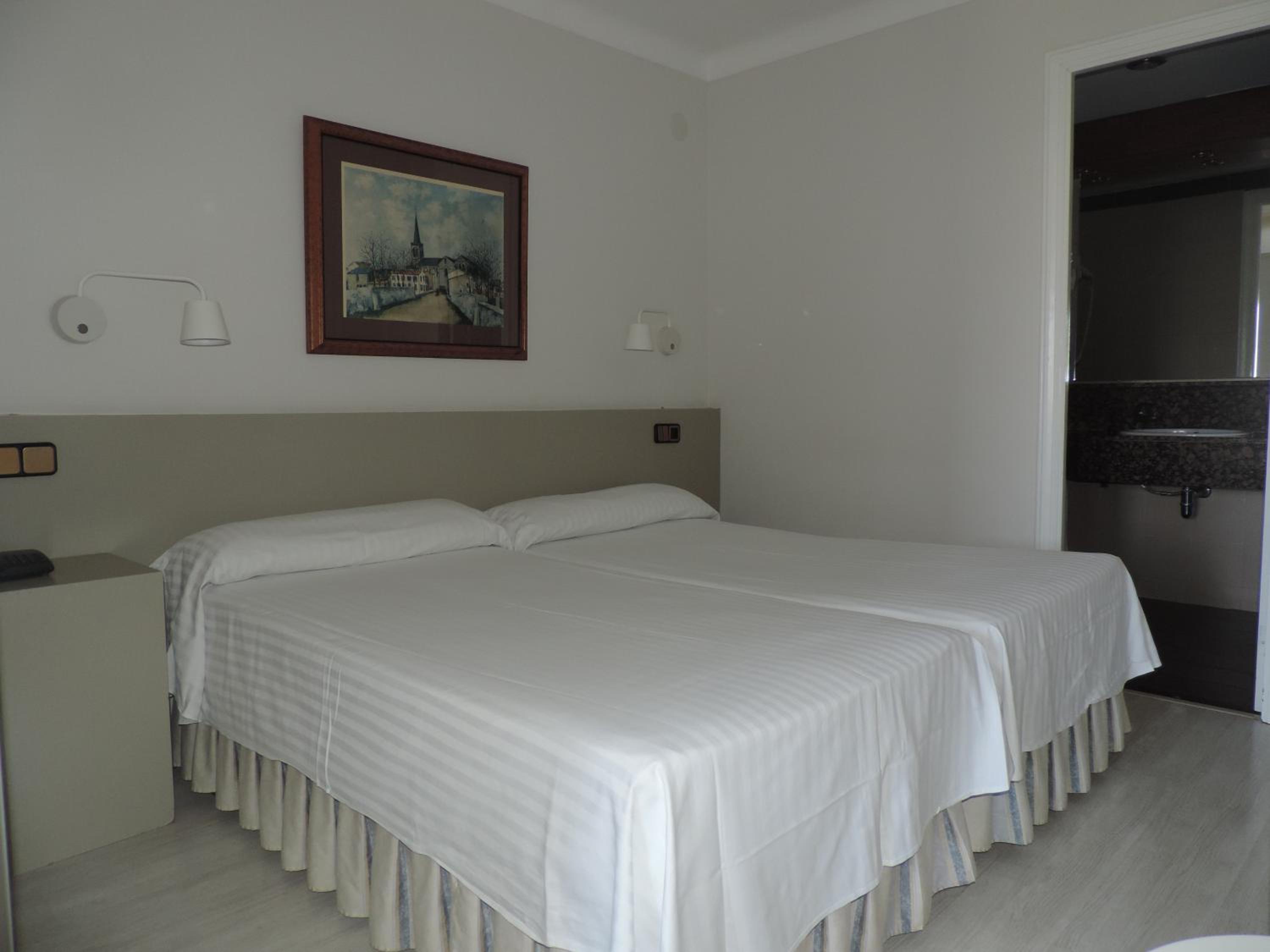 Triple Room - Photo 6