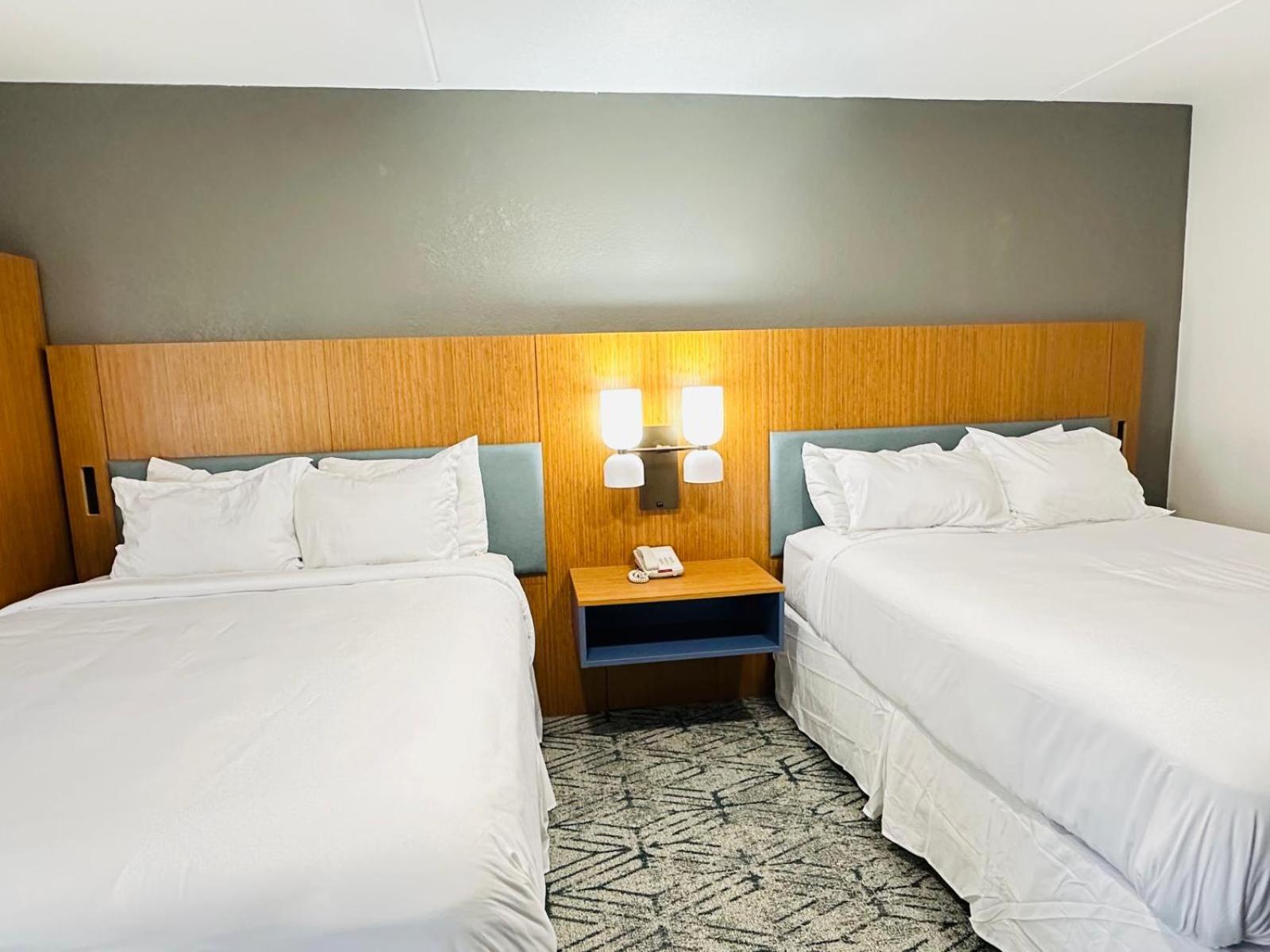 2 Queen Beds Non-Smoking