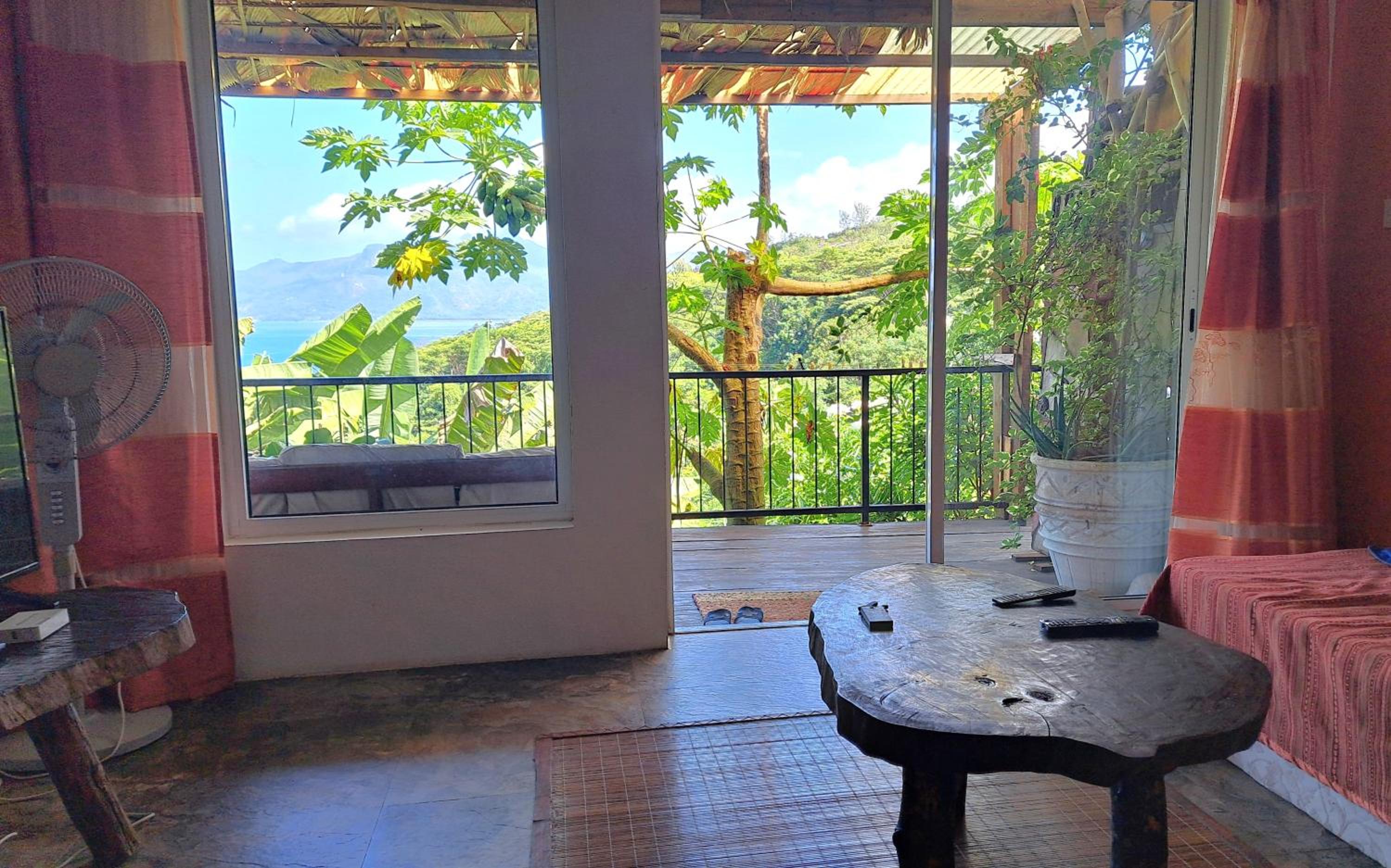Deluxe Suite with Sea View photo 2