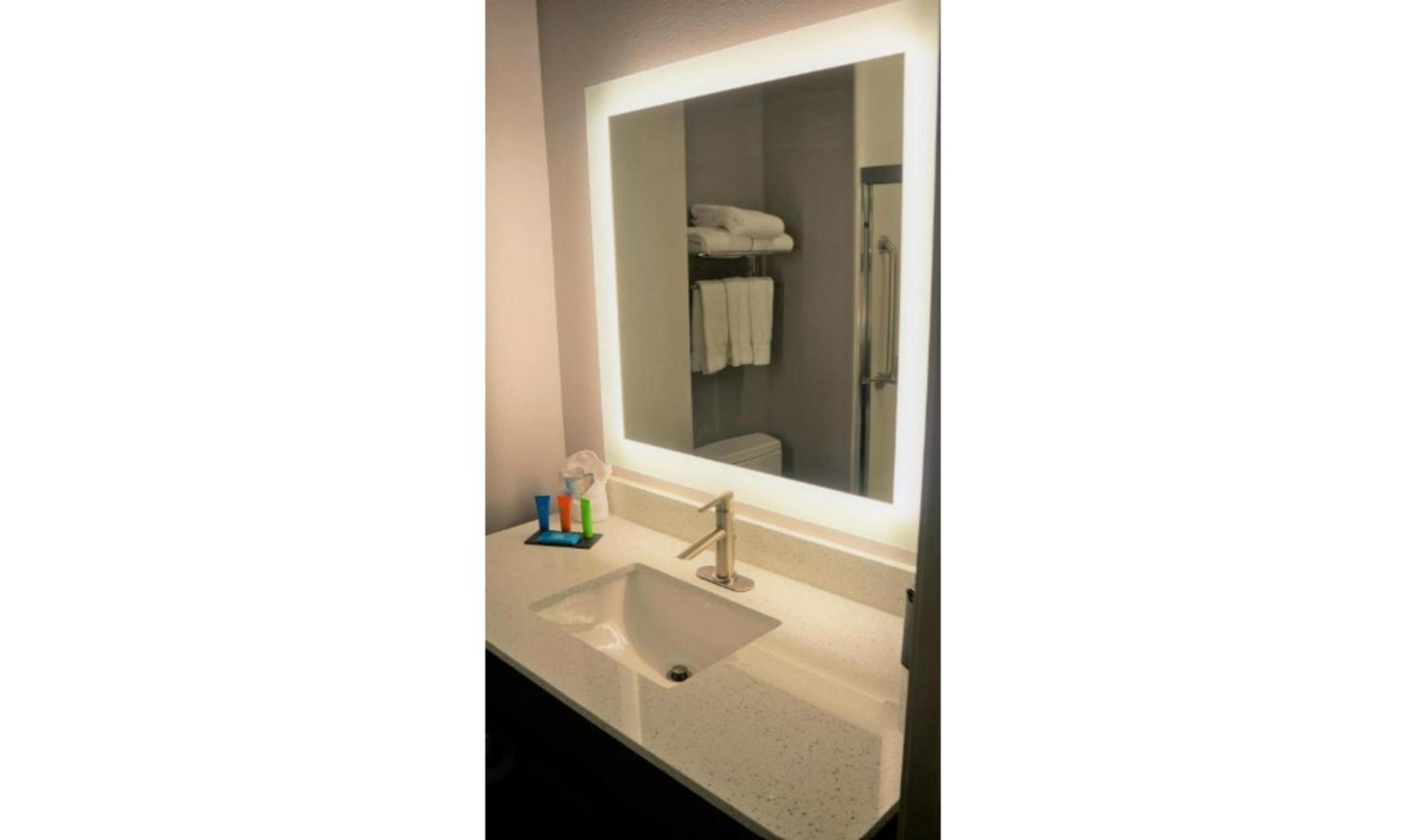 Premium Single King Room - Photo 1