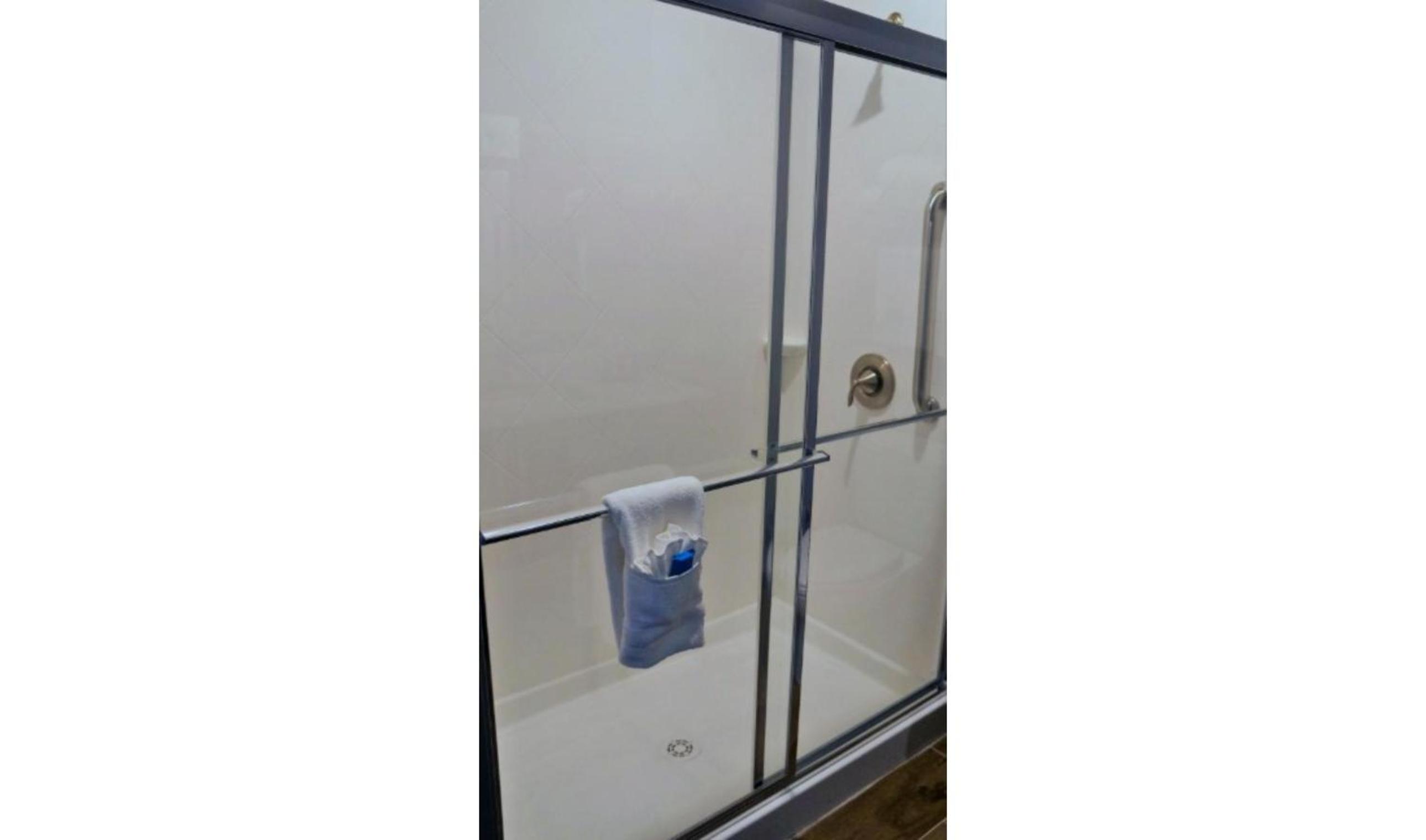 Premium Single King Room - Photo 4
