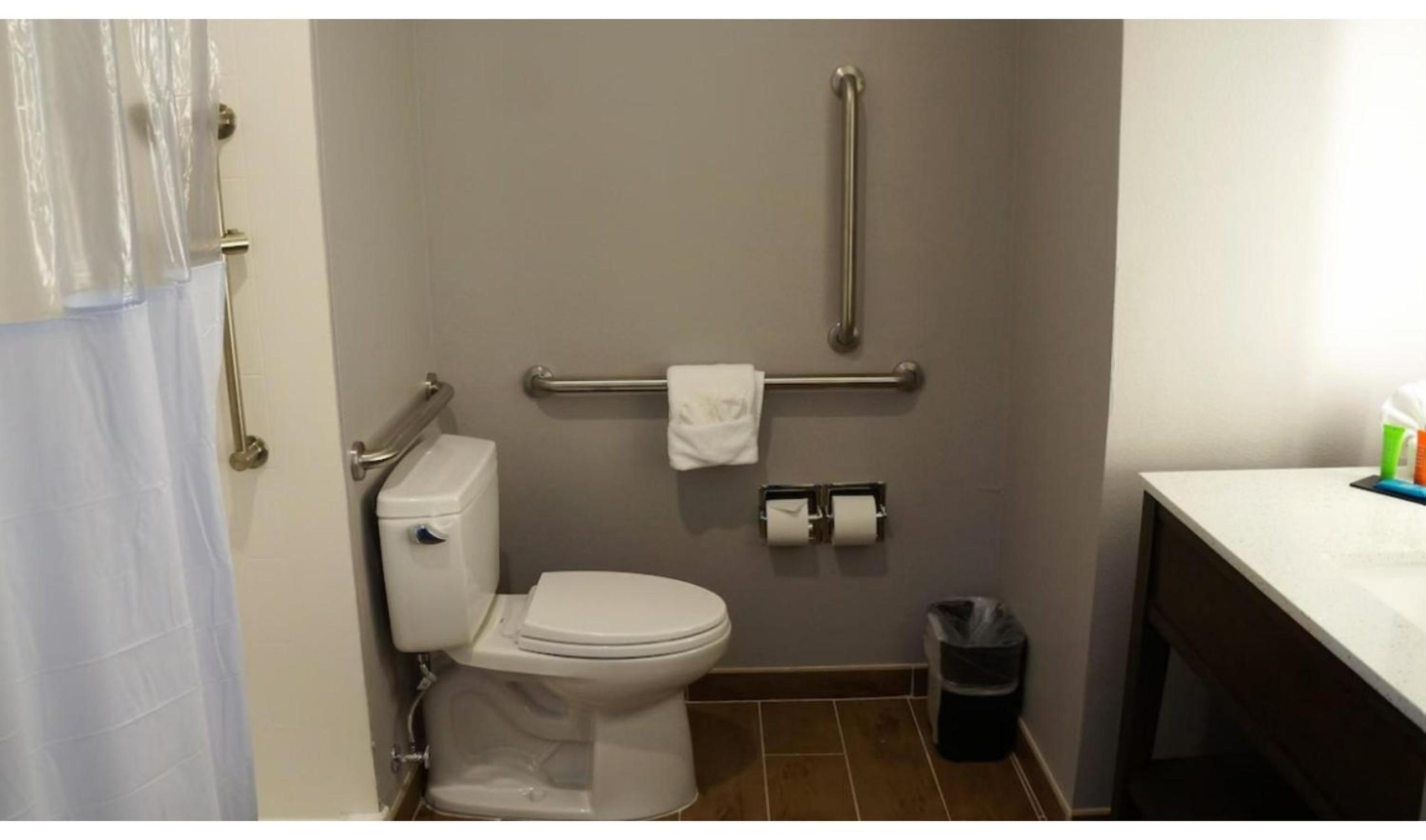 Premium Single King Room - Photo 2