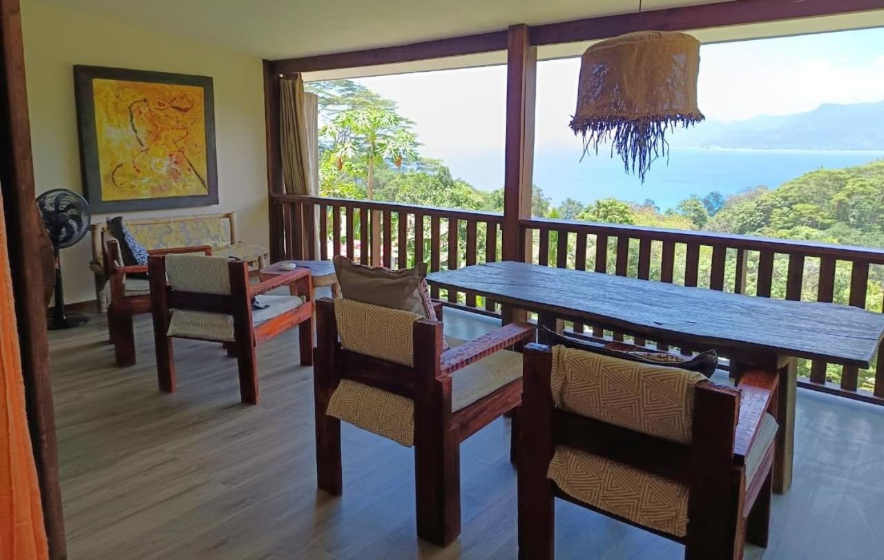 Deluxe Suite with Sea View photo 2