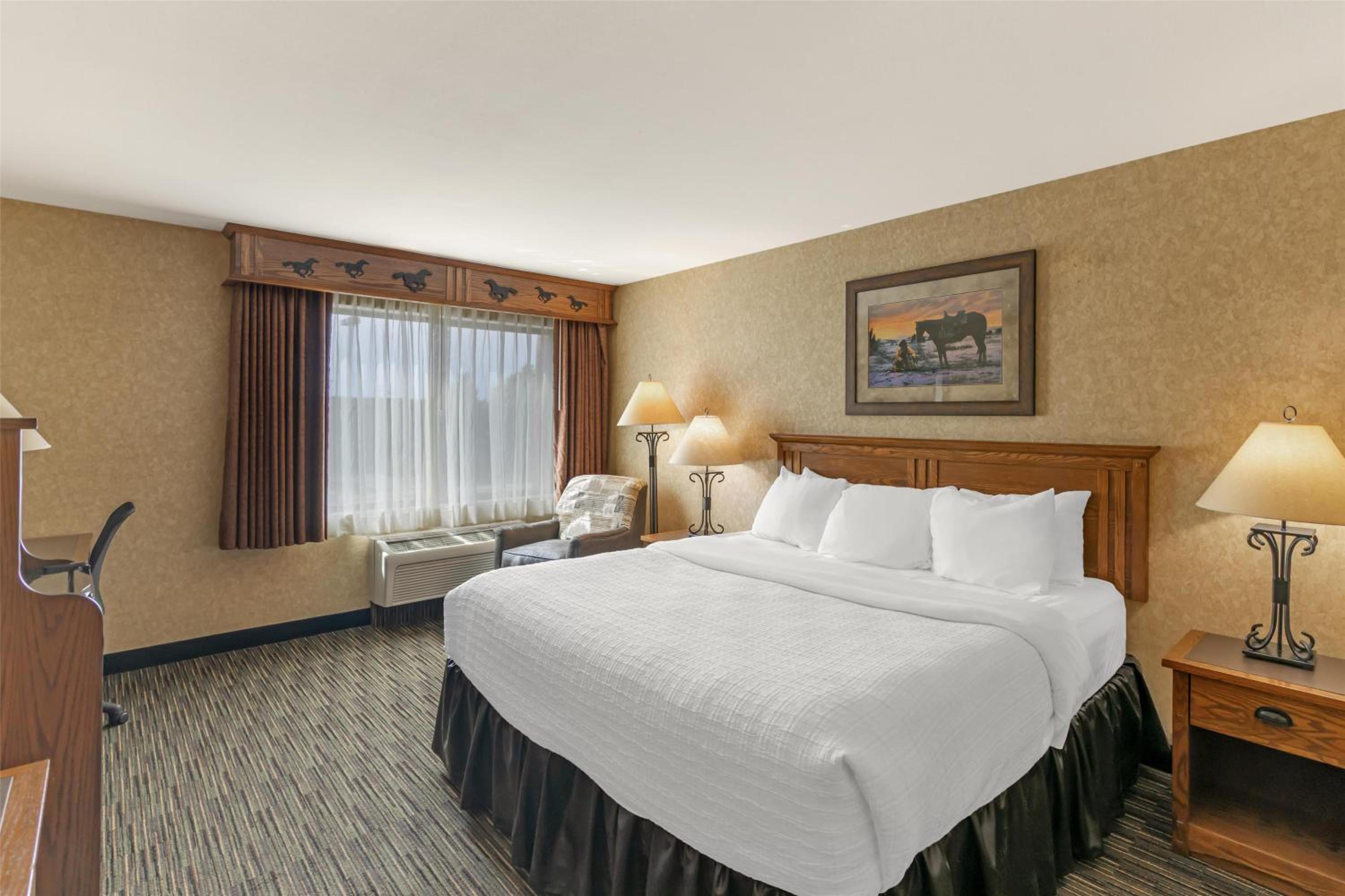 King Room with Bath Tub - Mobility Accessible/Communication Assistance