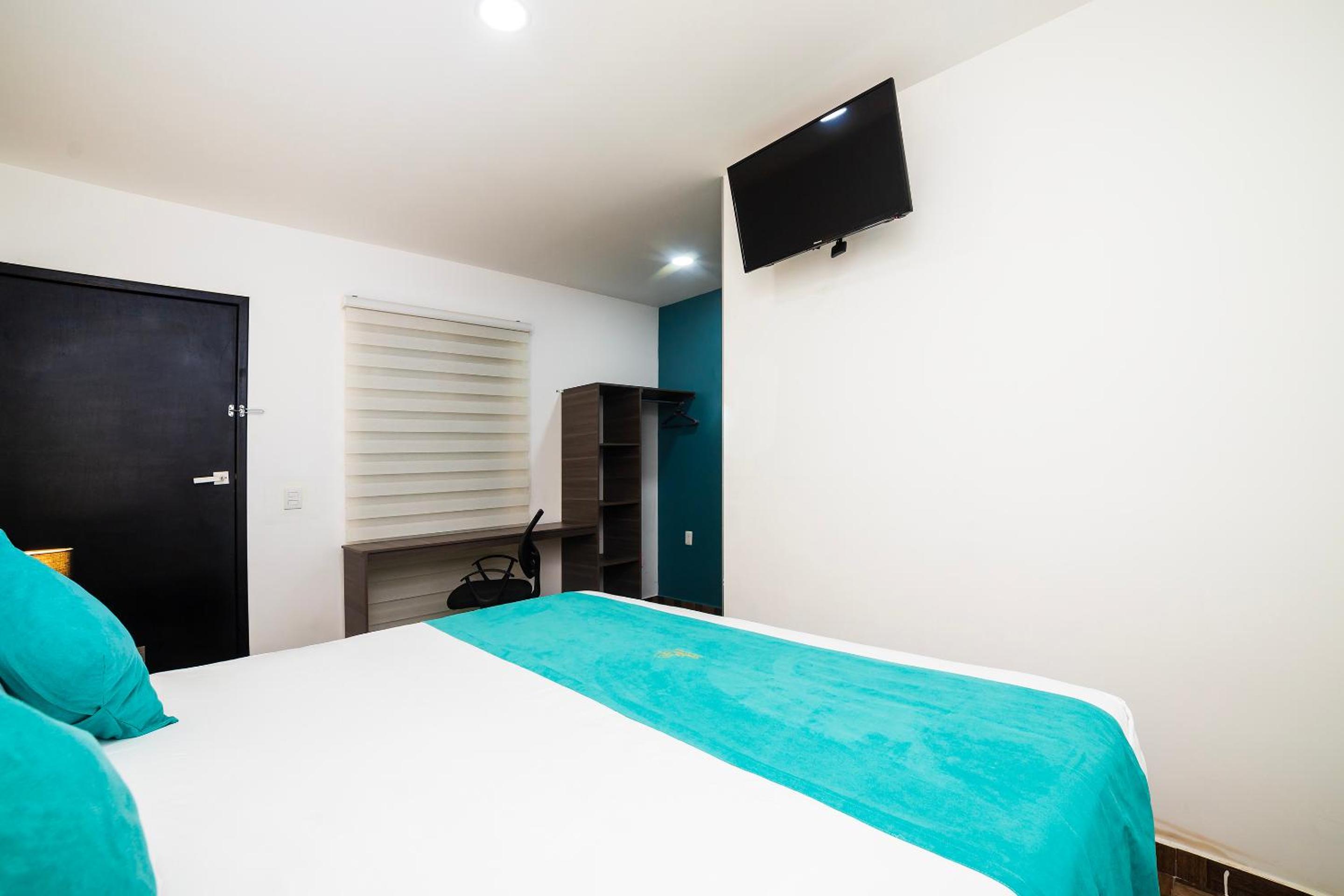 Deluxe King Room photo 2