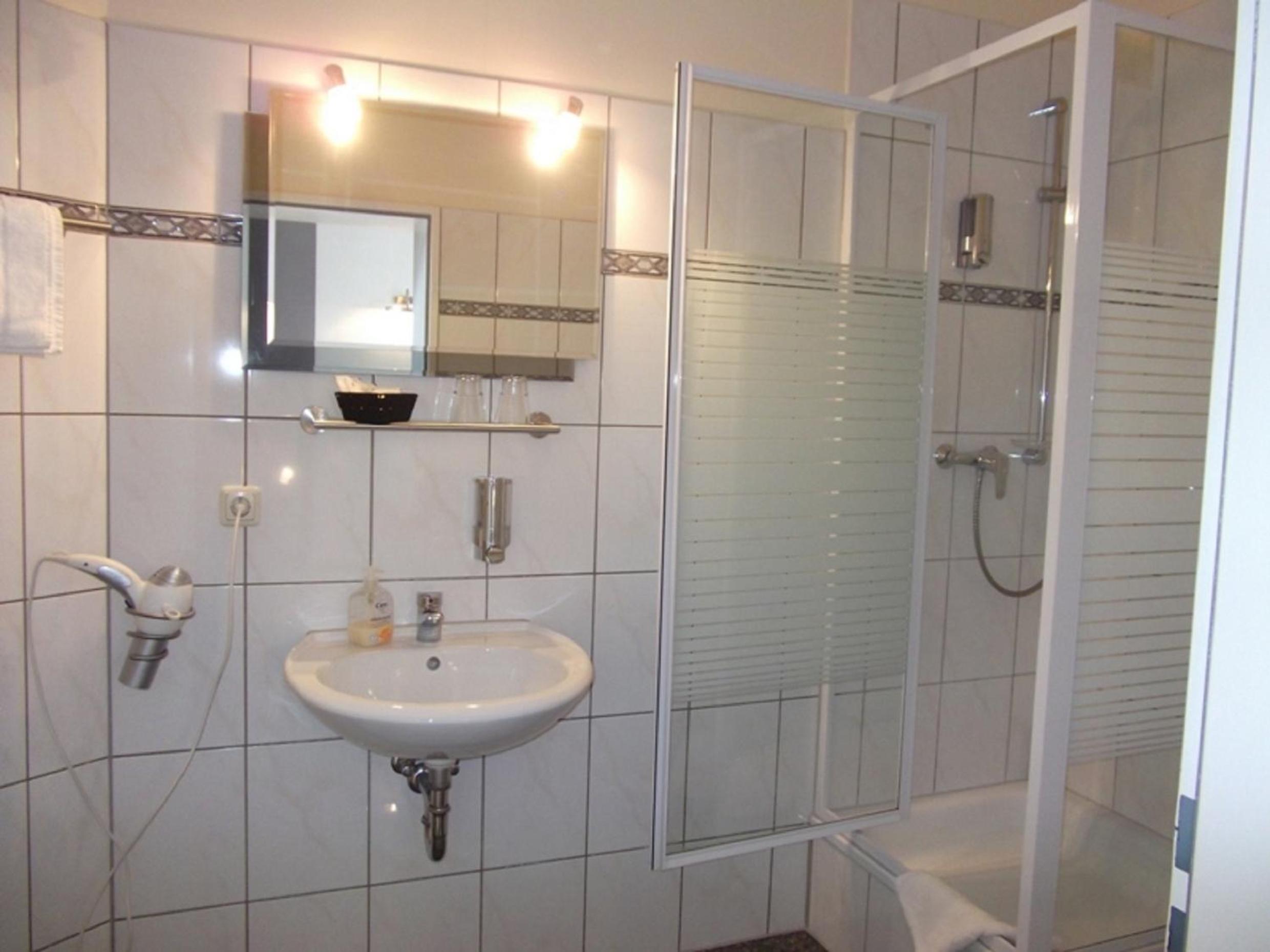 Standard  Double Room - Photo 2