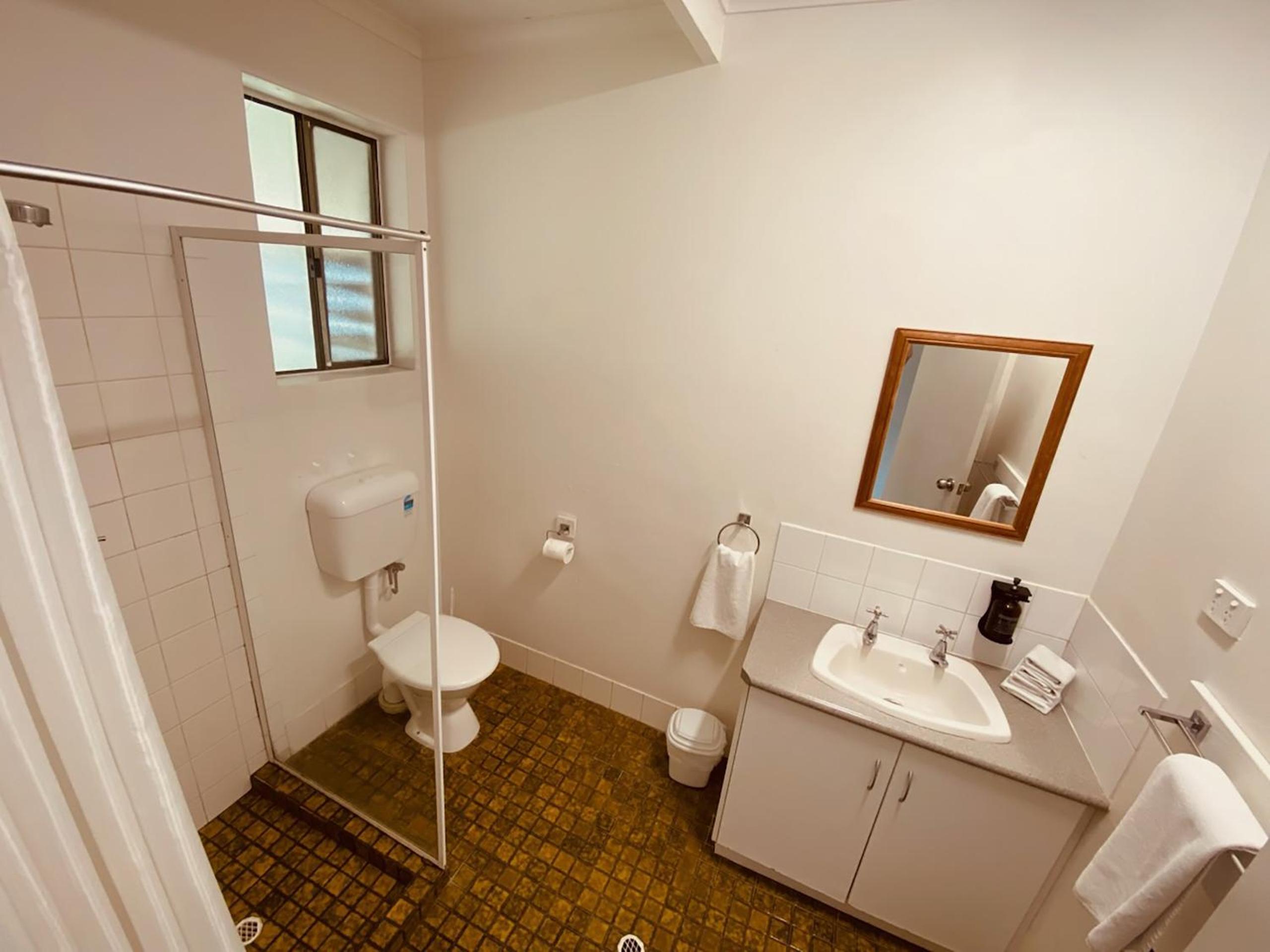 Standard Two-Bedroom Motel Unit - Sleeps 5 - Not Pet Friendly photo 2
