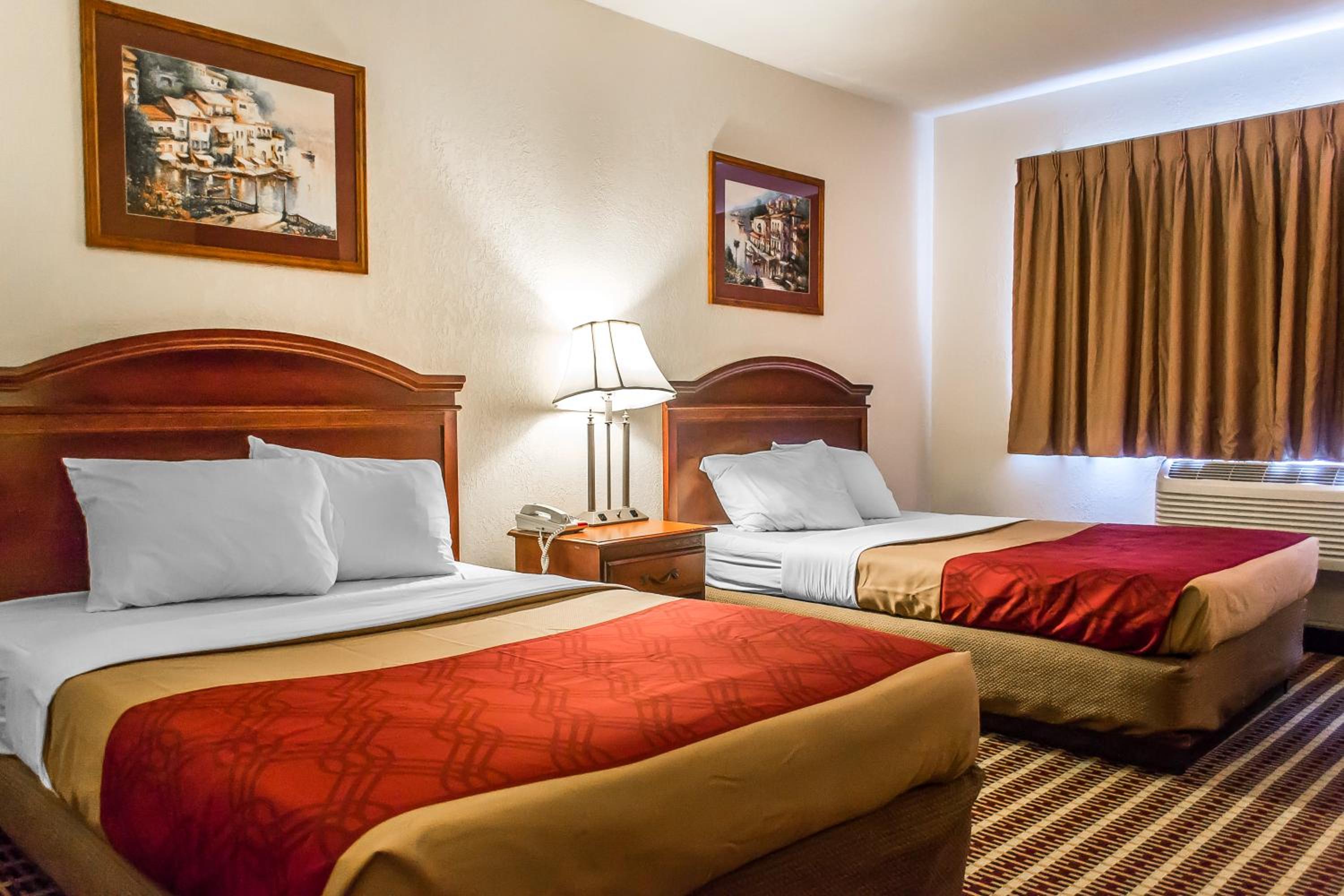 Double Room with Two Double Beds - Smoking photo 3