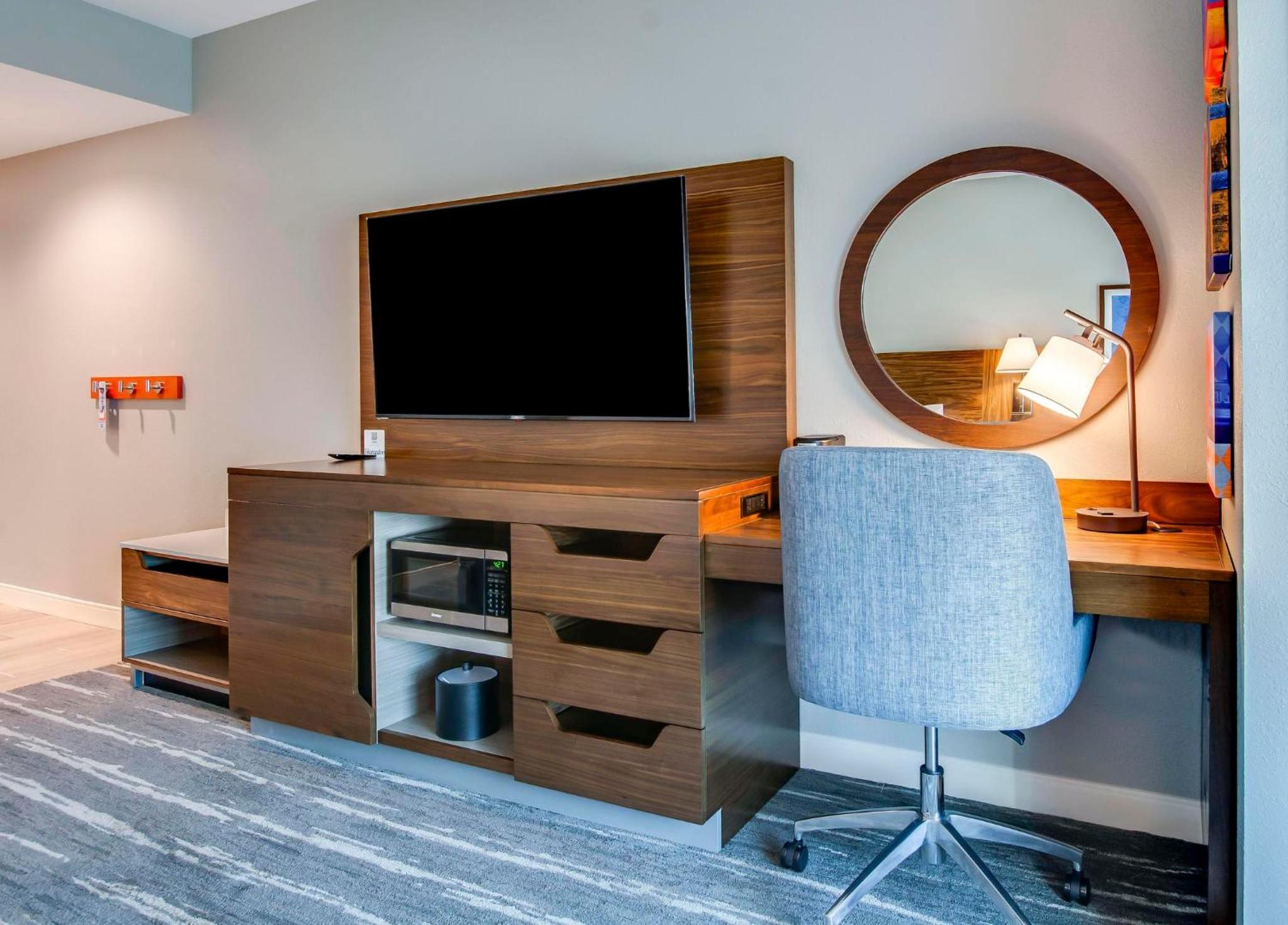 King Room - Mobility Access/Non-Smoking - Photo 5