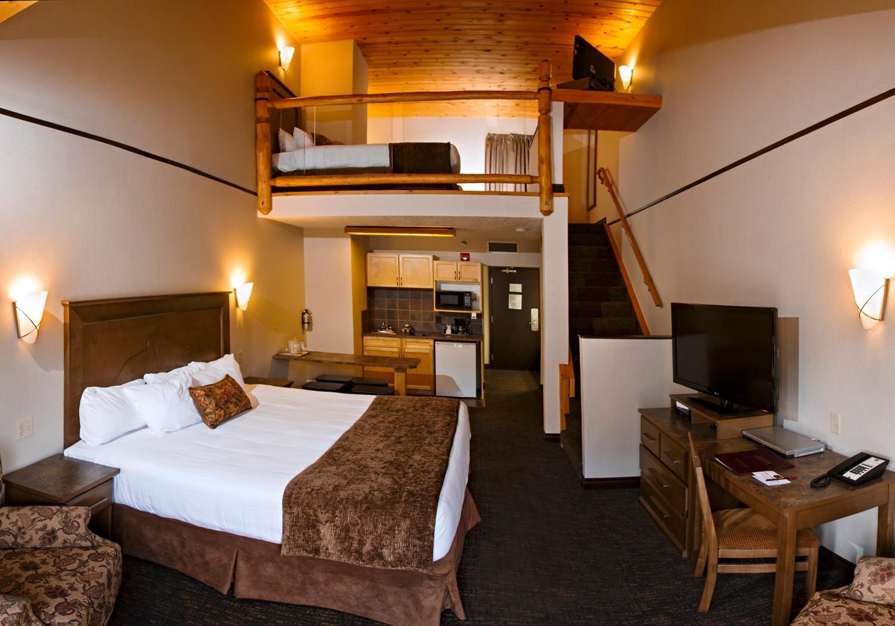 Loft Suite King, Two Twin - Photo 2