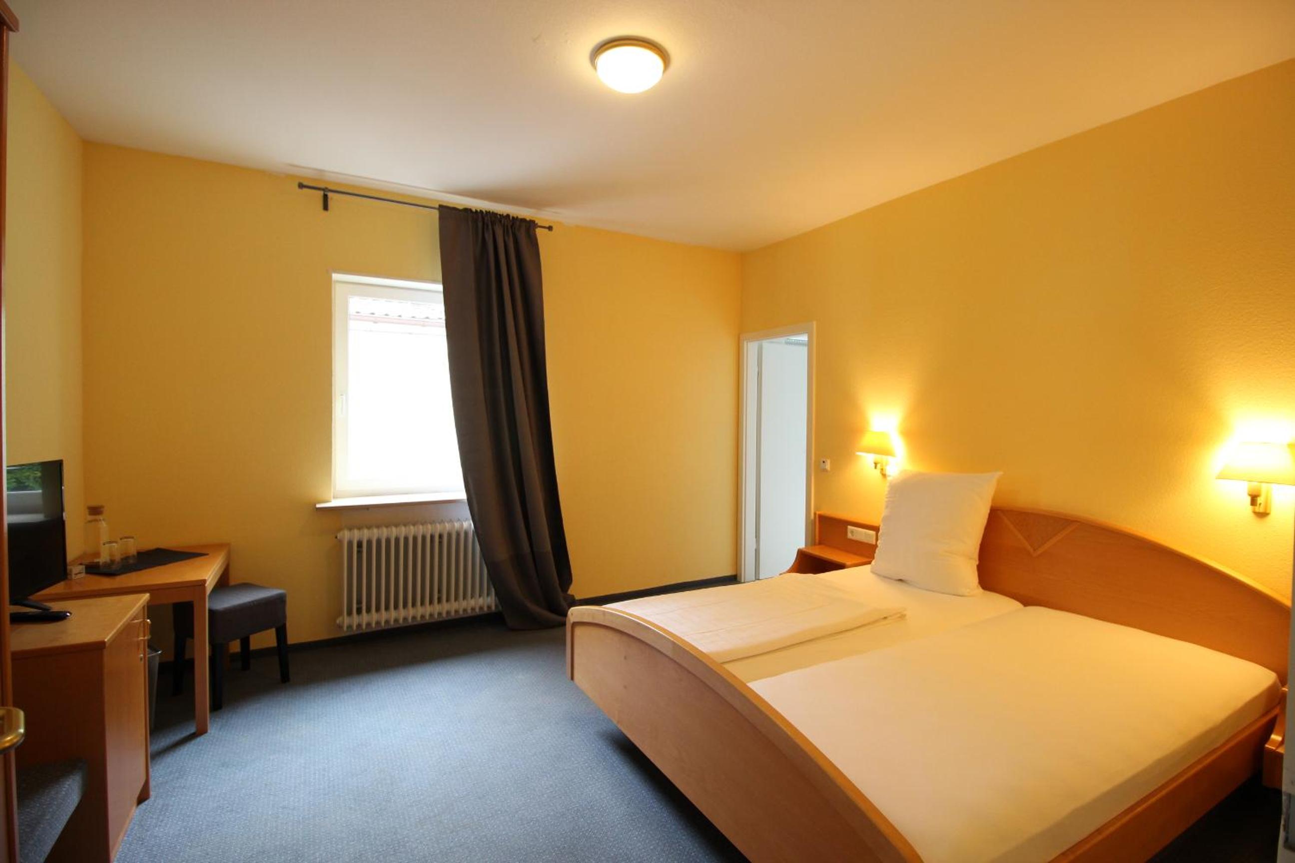 Double Room - Photo 5
