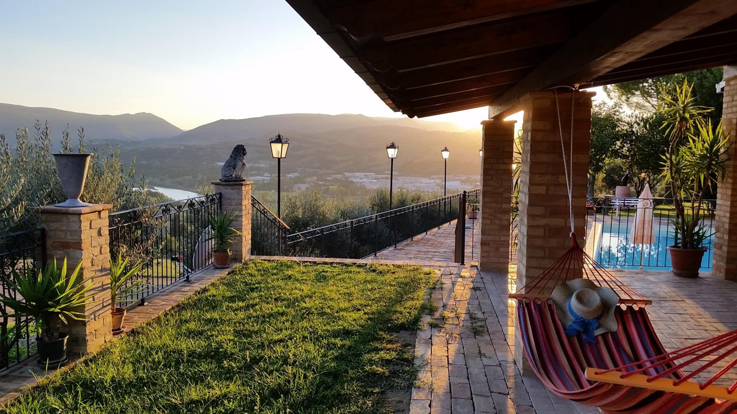 Apartment with Lake View and Terrace photo 2