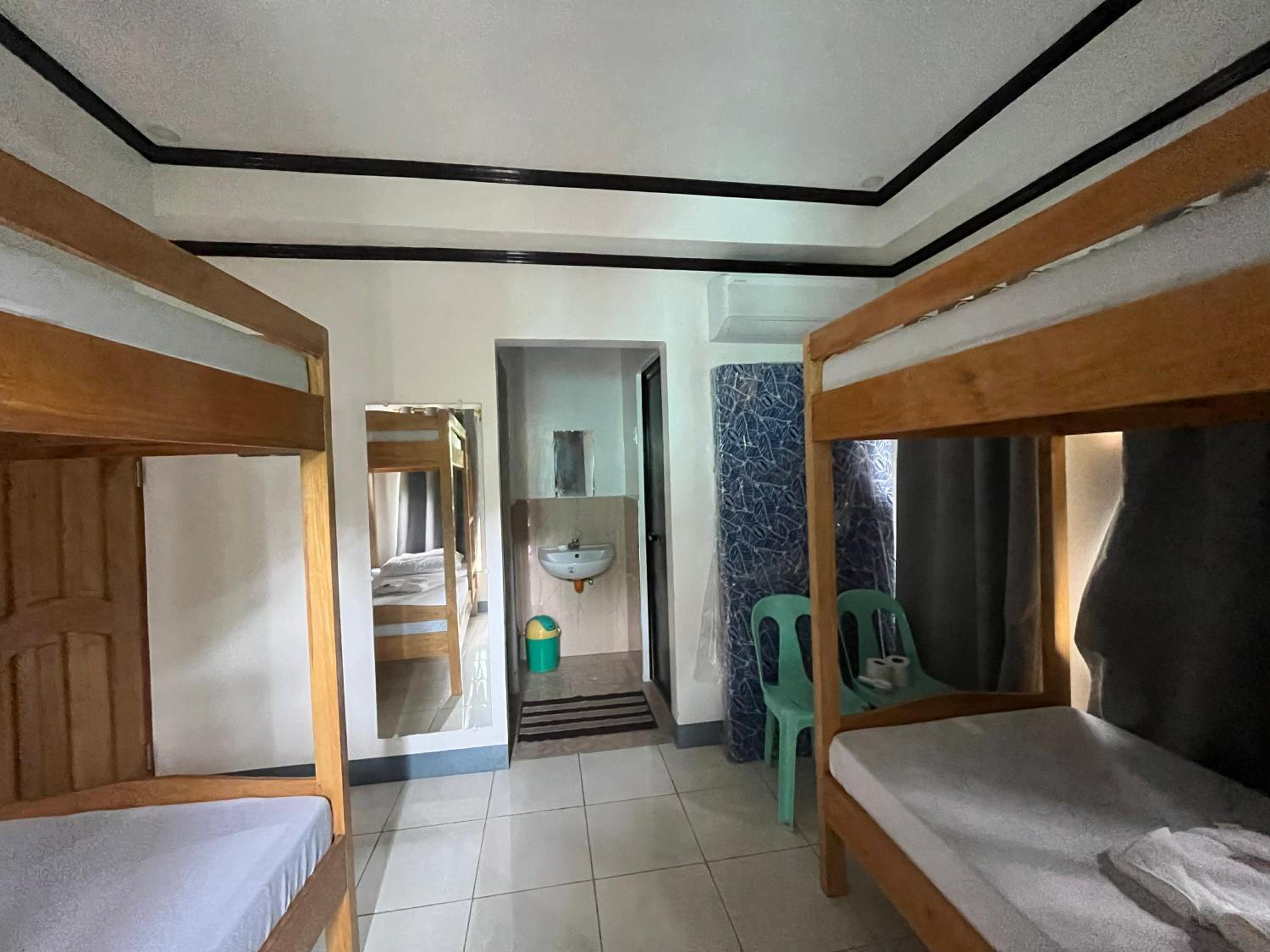 Quadruple Room photo 3