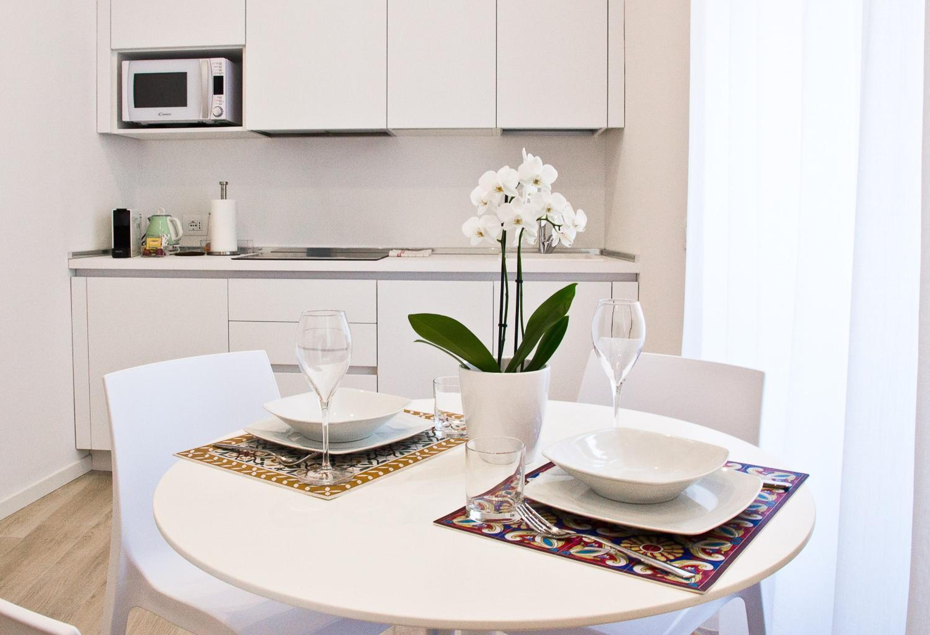 One-Bedroom Deluxe Apartment – Separate Building, Via Leoncino photo 2