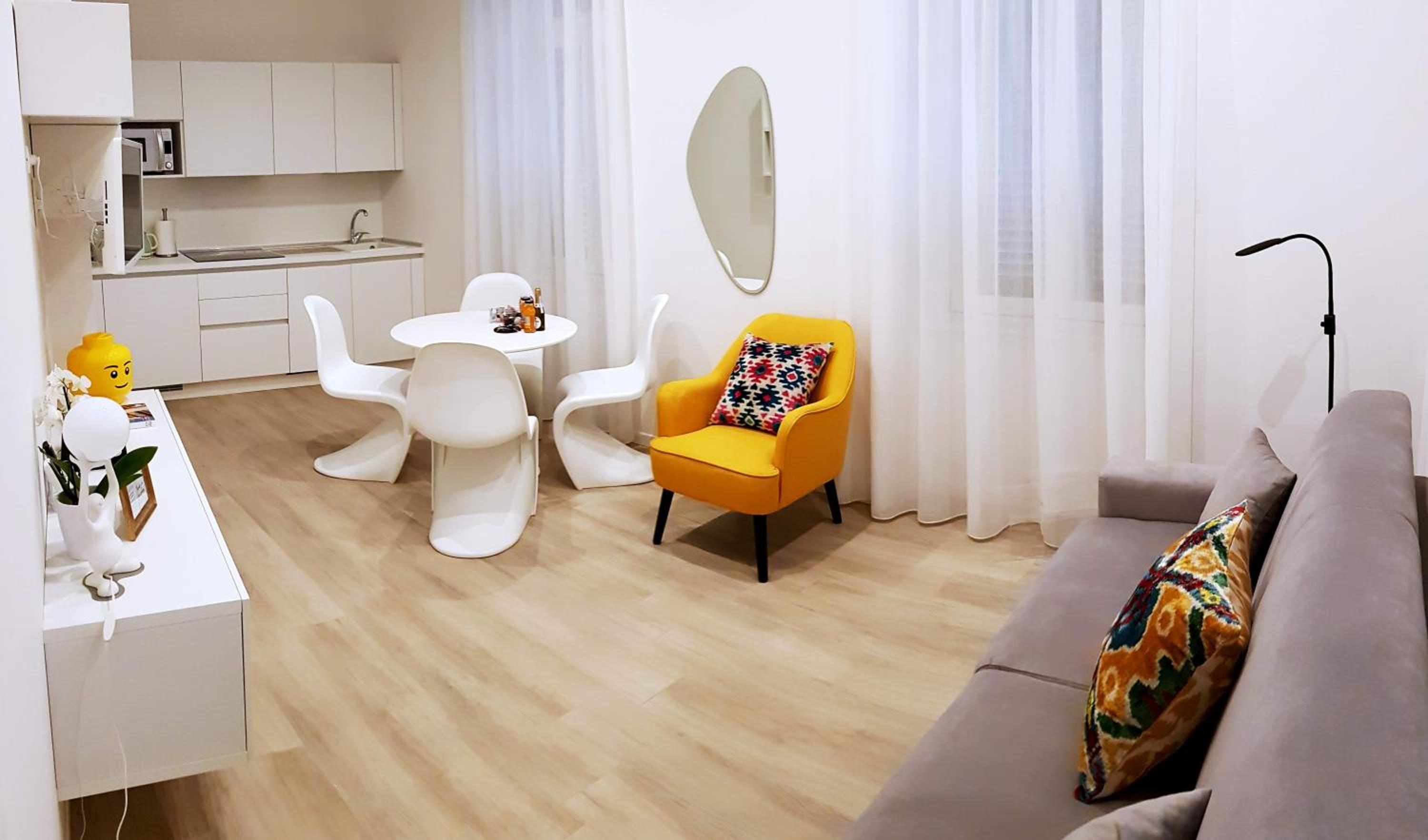 One-Bedroom Deluxe Apartment