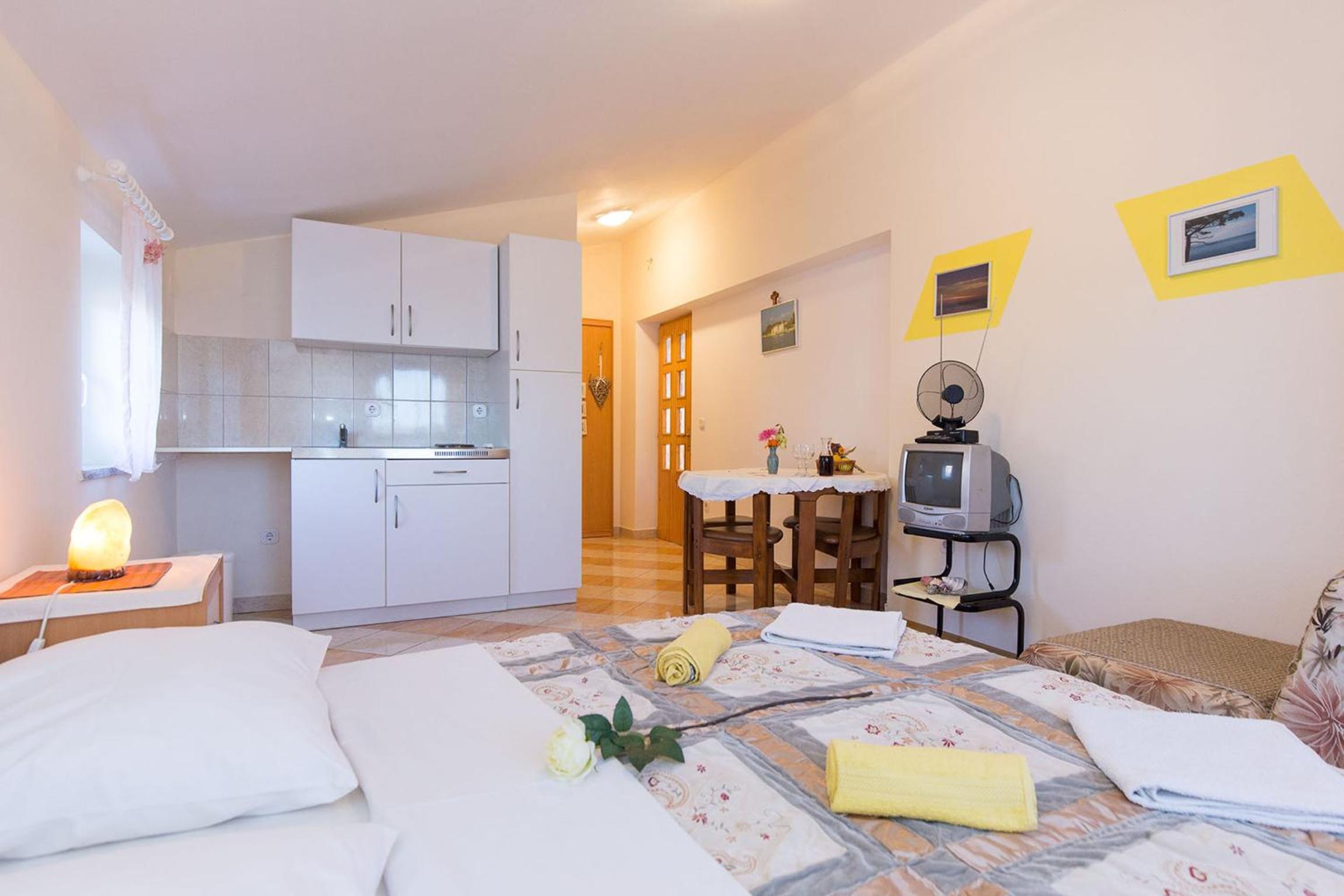 Studio Apartment photo 2