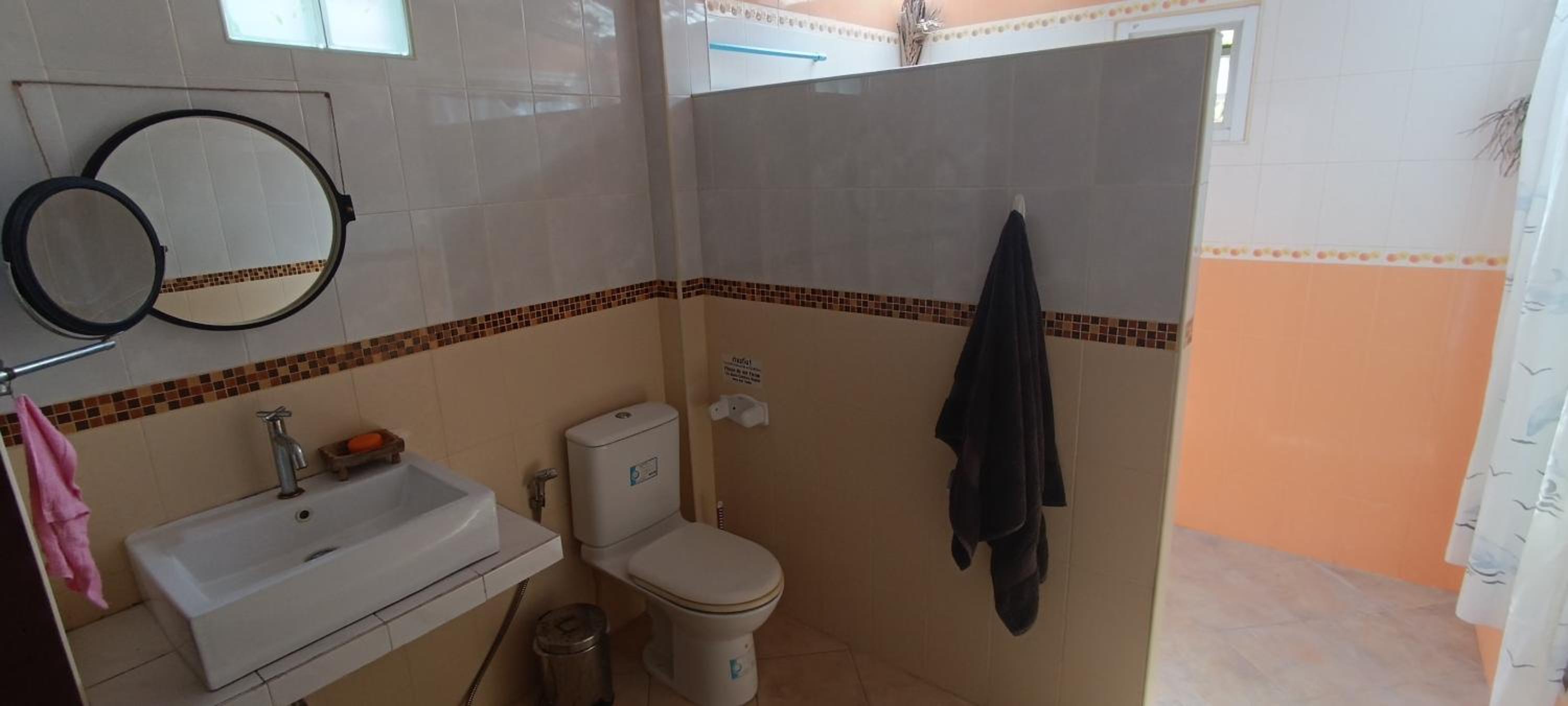 Deluxe King Suite photo 2
