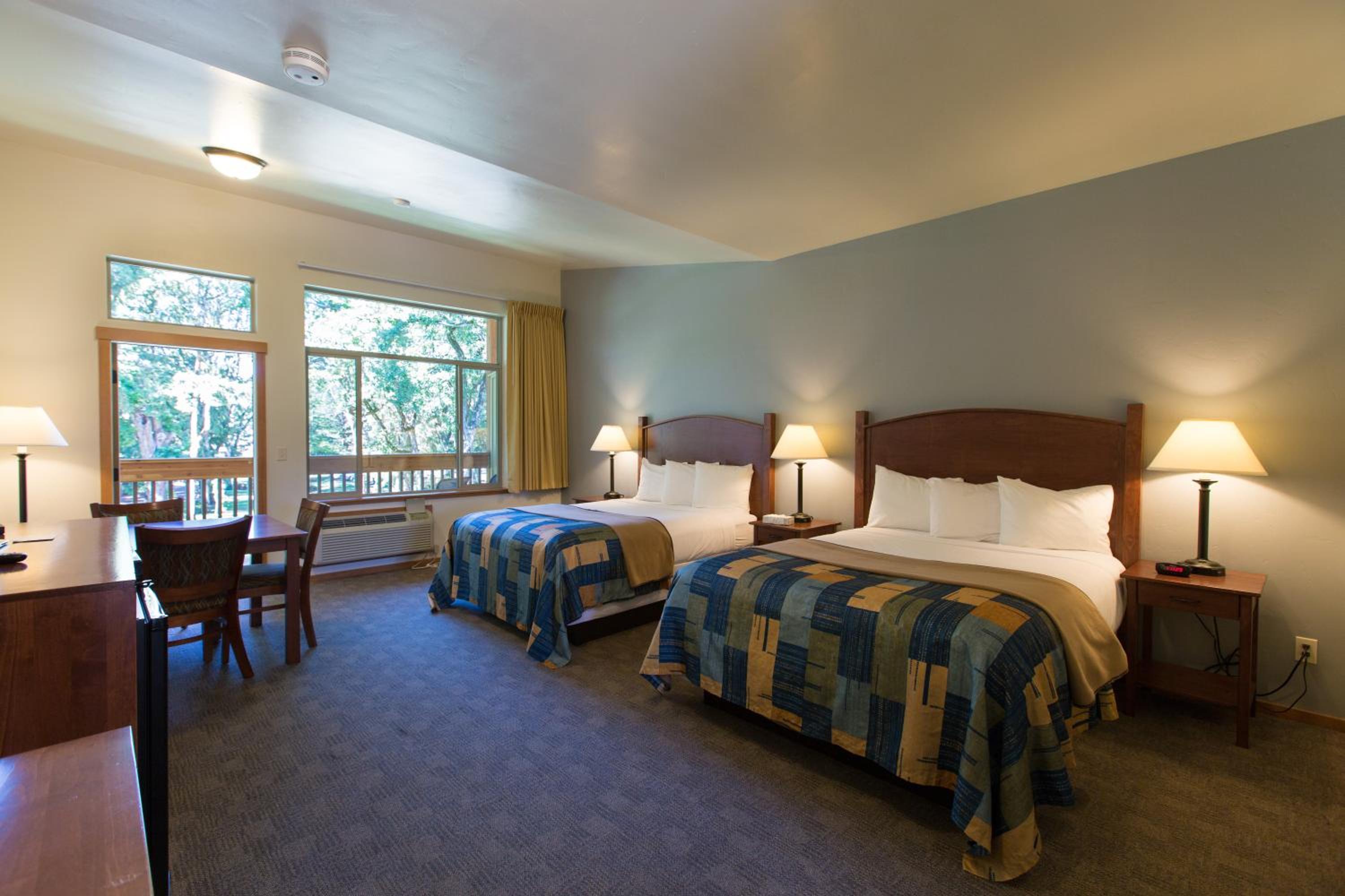 2 Queen Beds, Courtyard View - Disability Access (No Pets) photo 1