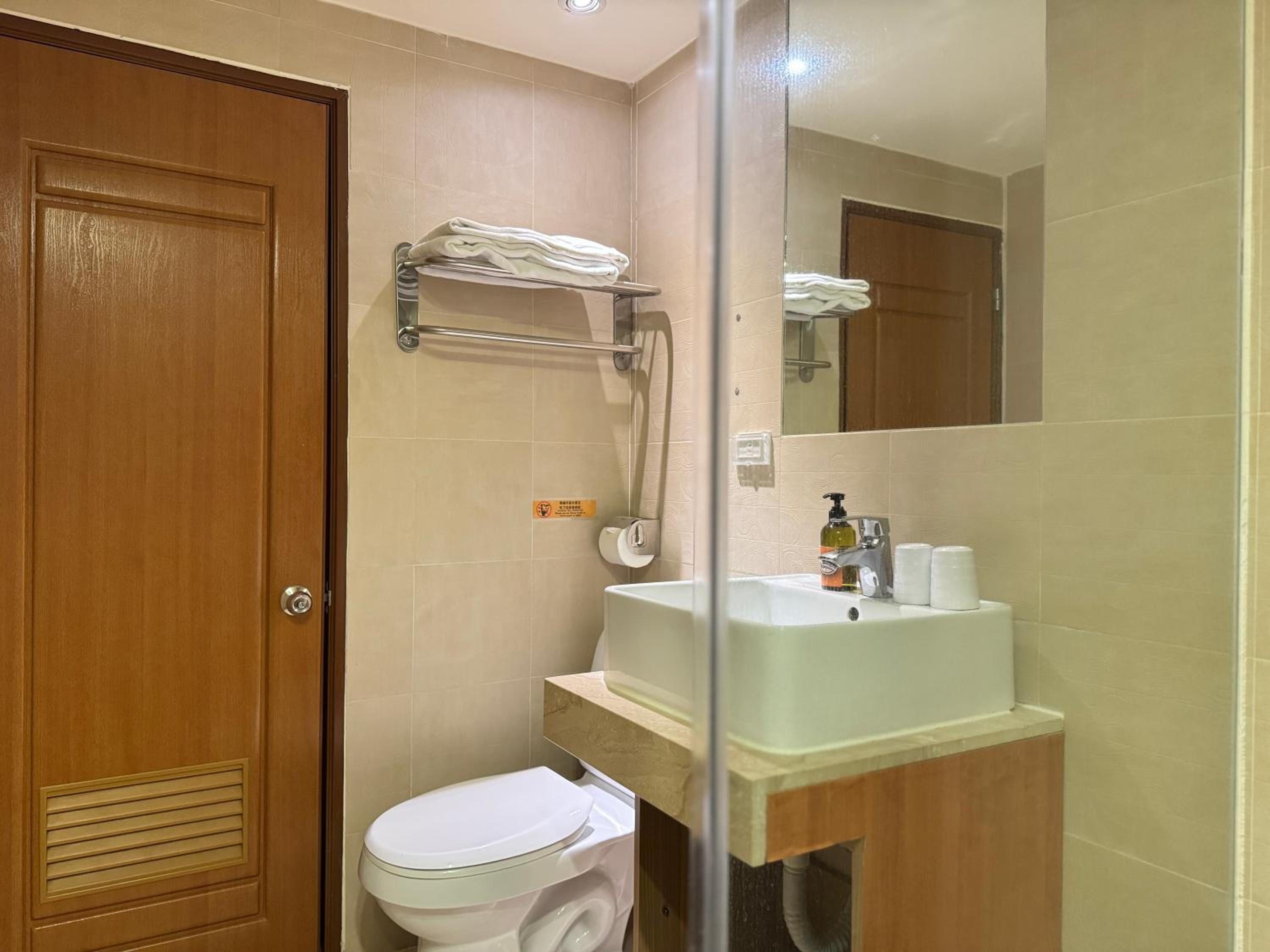 Standard Twin Room photo 3